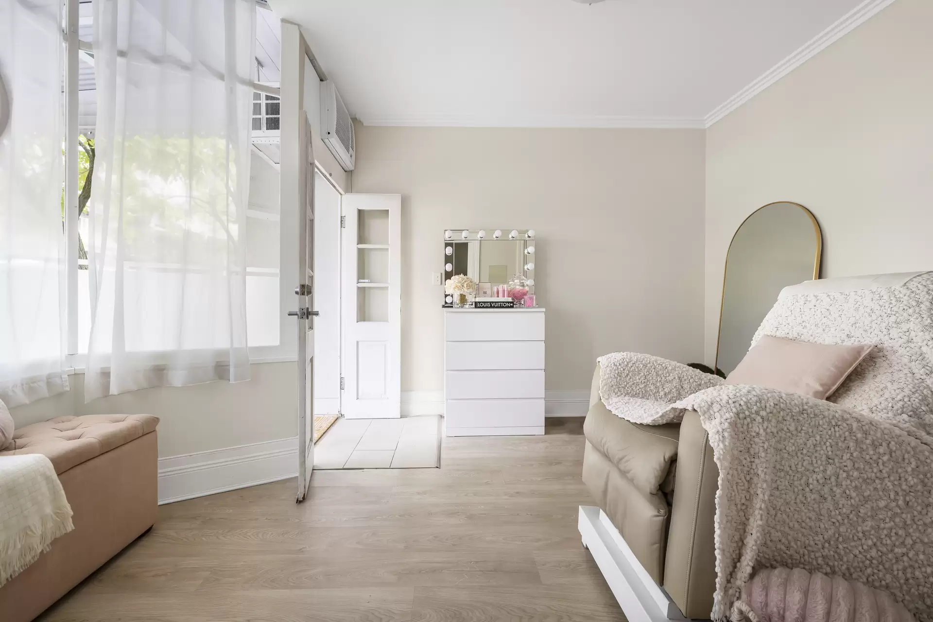 86 Denison Street, Bondi Junction Sold by Sydney Sotheby's International Realty - image 2