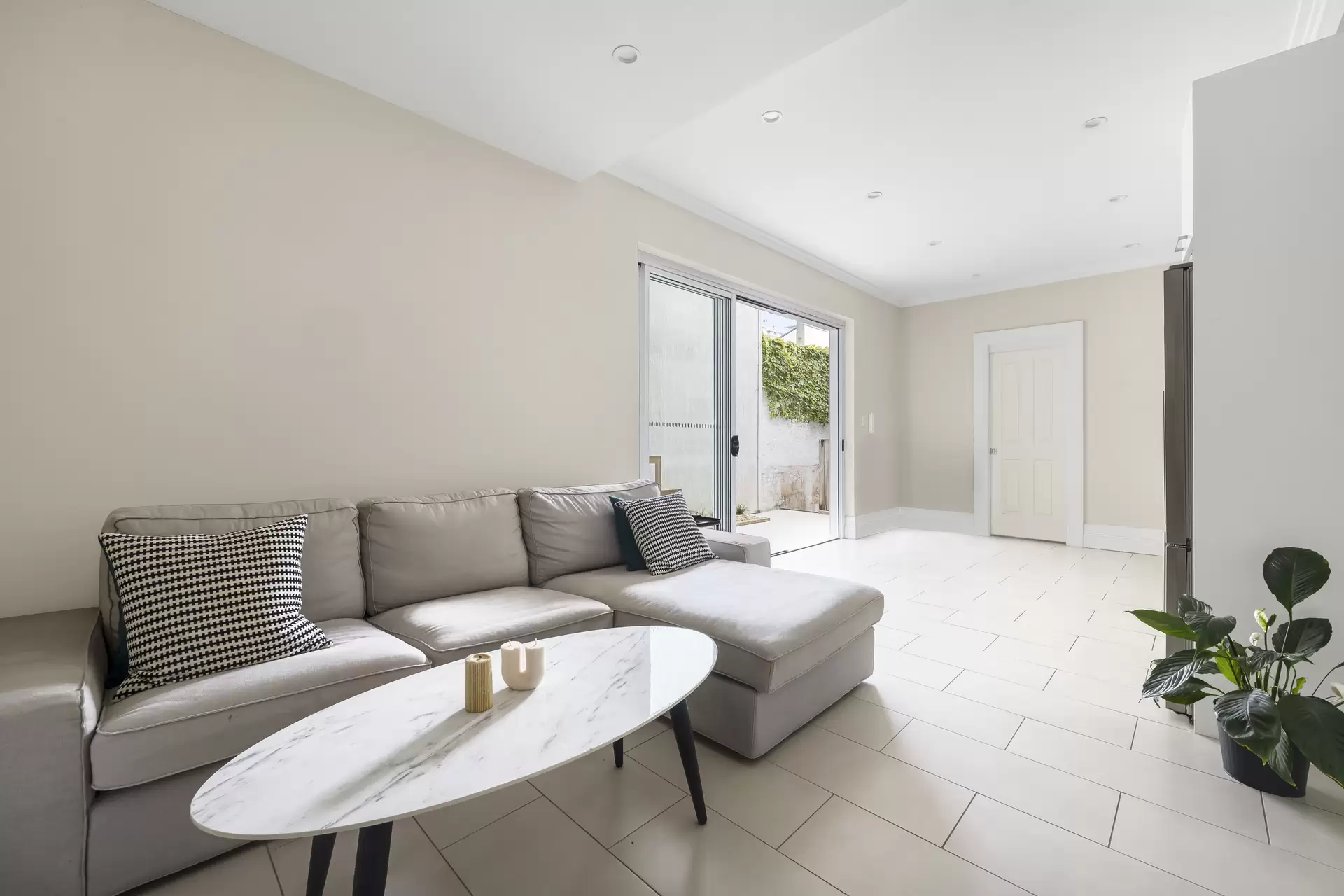 86 Denison Street, Bondi Junction Sold by Sydney Sotheby's International Realty - image 5