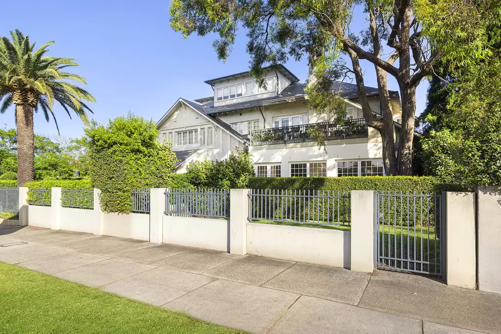 2/699 New South Head Road, Rose Bay Sold by Sydney Sotheby's International Realty