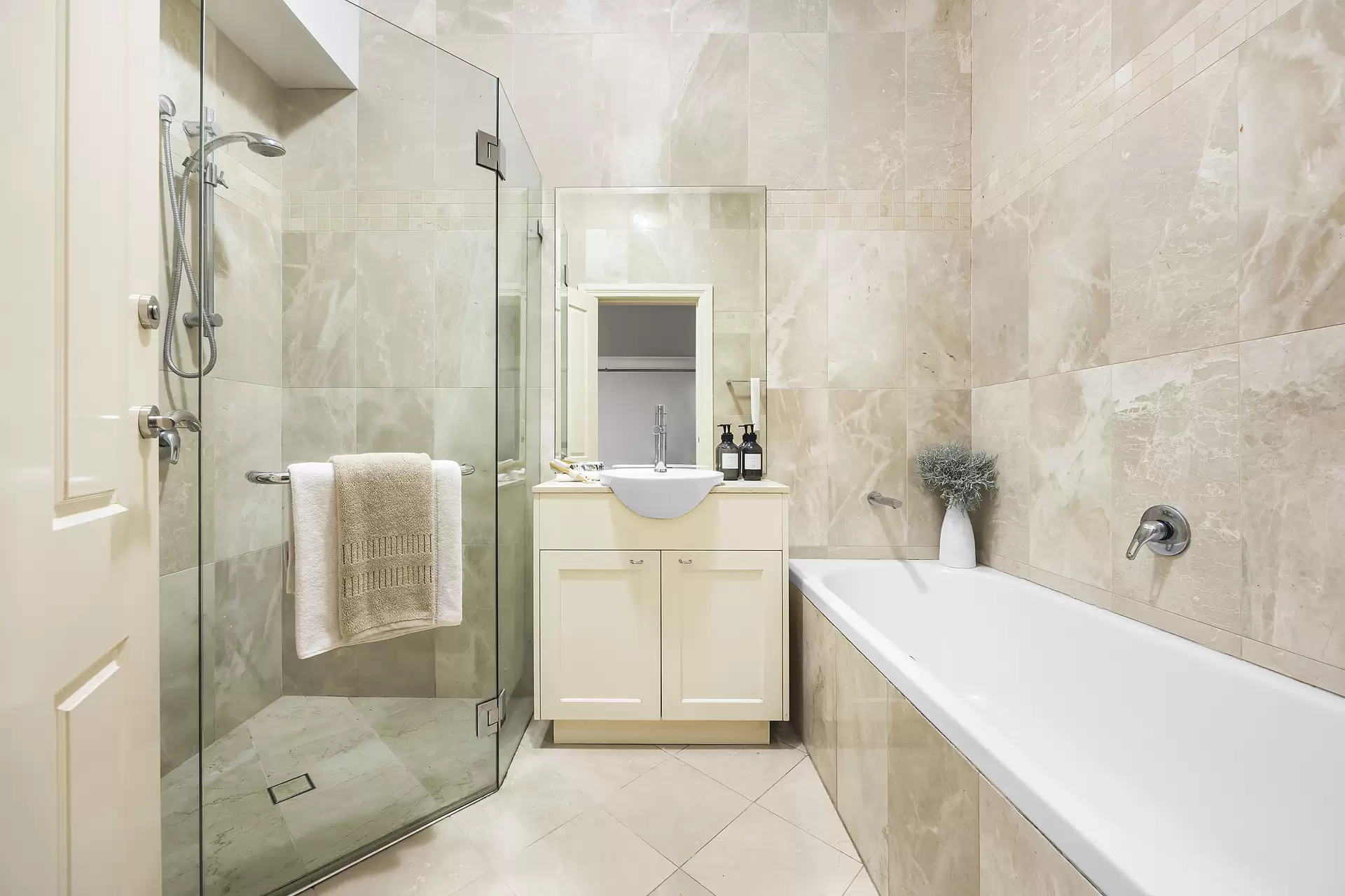 2/699 New South Head Road, Rose Bay Sold by Sydney Sotheby's International Realty - image 10