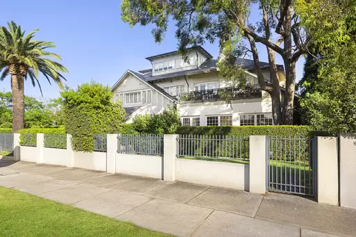 2/699 New South Head Road, Rose Bay Sold by Sydney Sotheby's International Realty