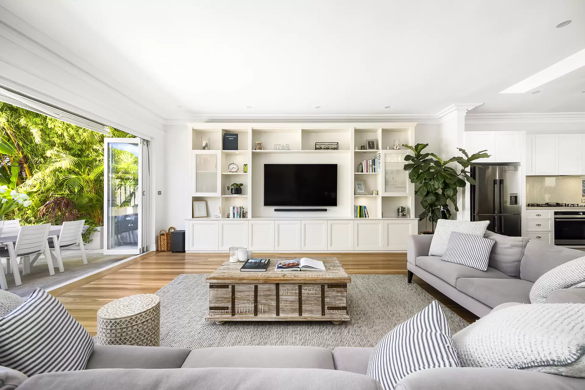 5 Mort Street, Randwick Sold by Sydney Sotheby's International Realty - image 2