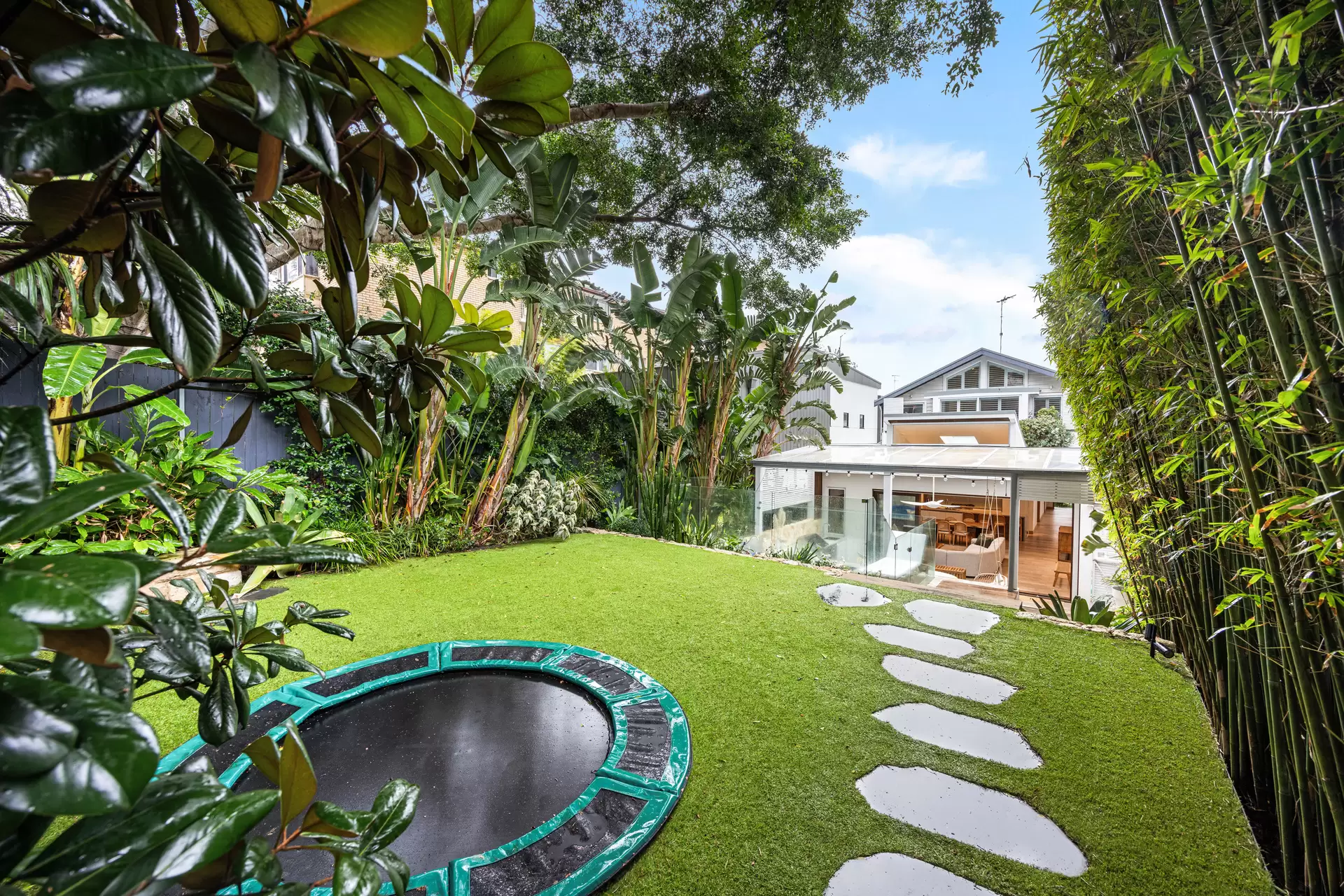 16 Arcadia Street, Coogee Sold by Sydney Sotheby's International Realty - image 1