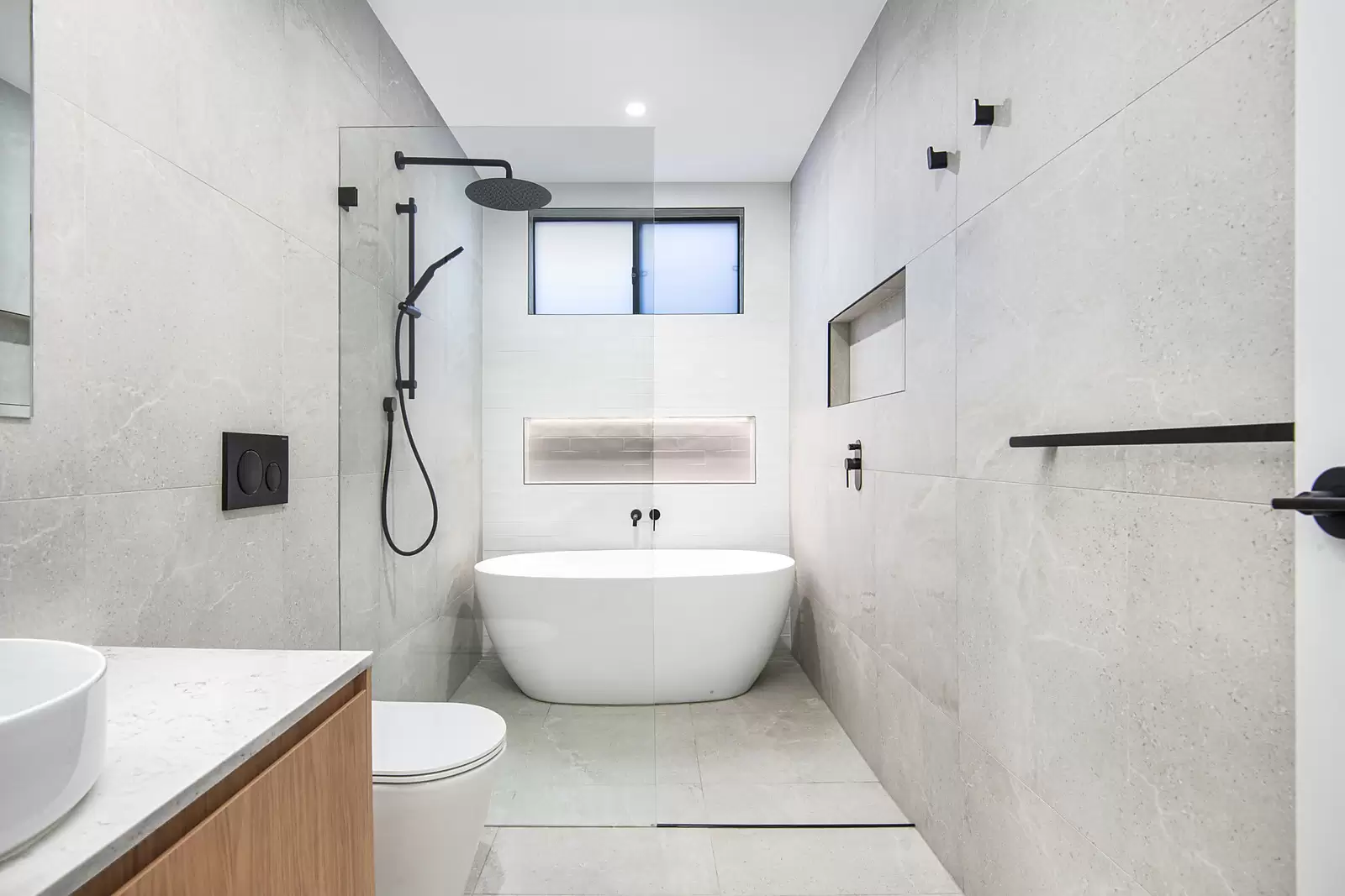 8B Yowie Avenue, Caringbah South Sold by Sydney Sotheby's International Realty - image 7