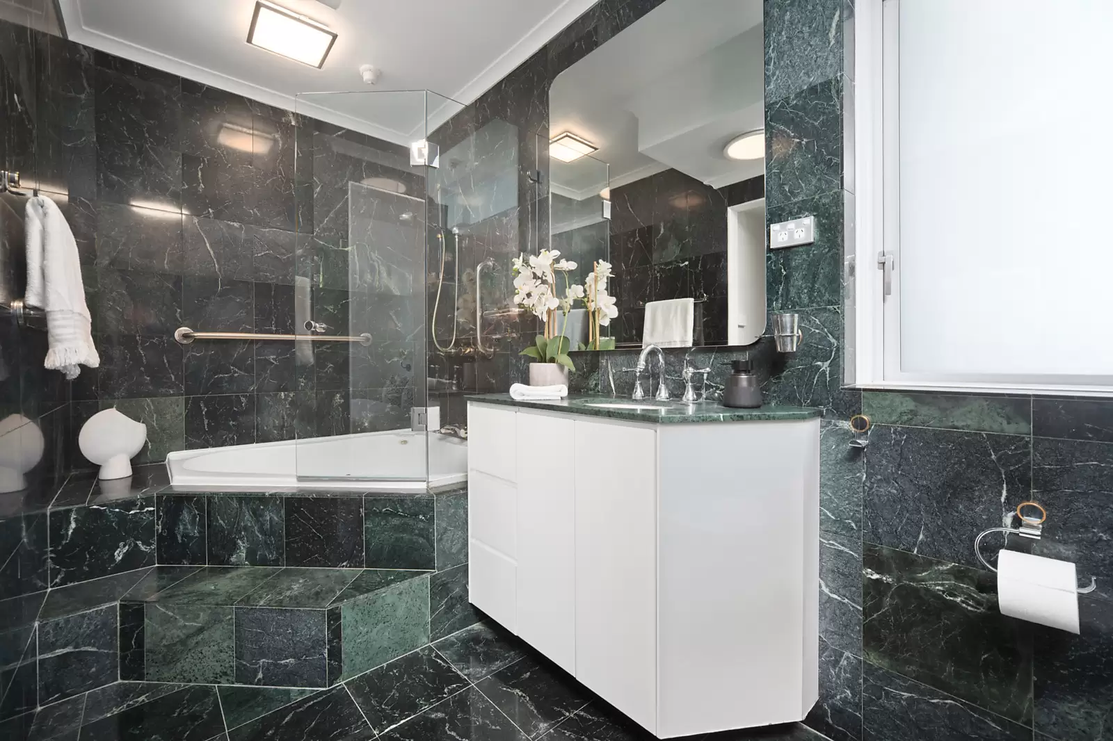 17/55-57 Wolseley Road, Point Piper Sold by Sydney Sotheby's International Realty - image 11