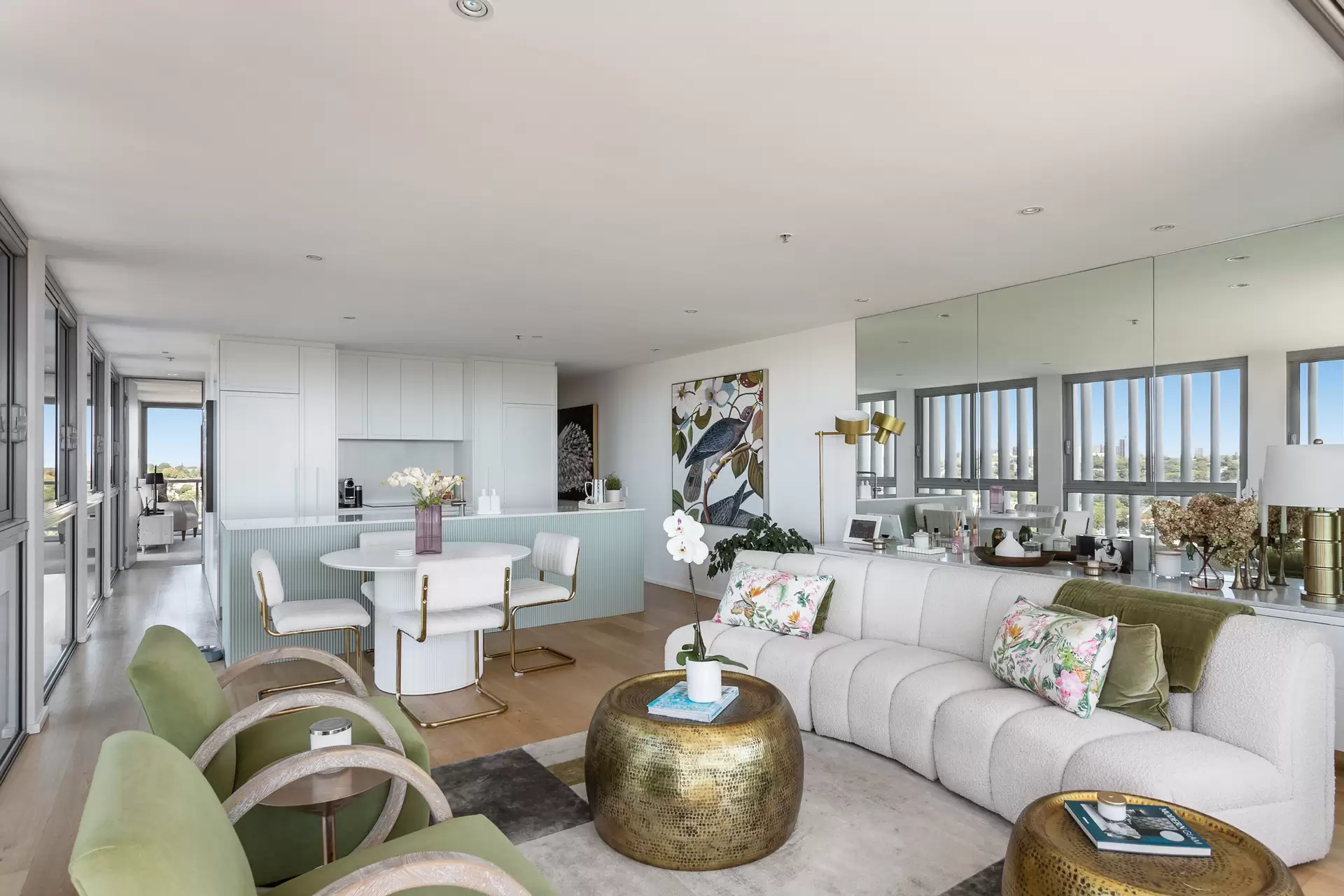 1209/3 Kings Cross Road, Darlinghurst Sold by Sydney Sotheby's International Realty - image 1