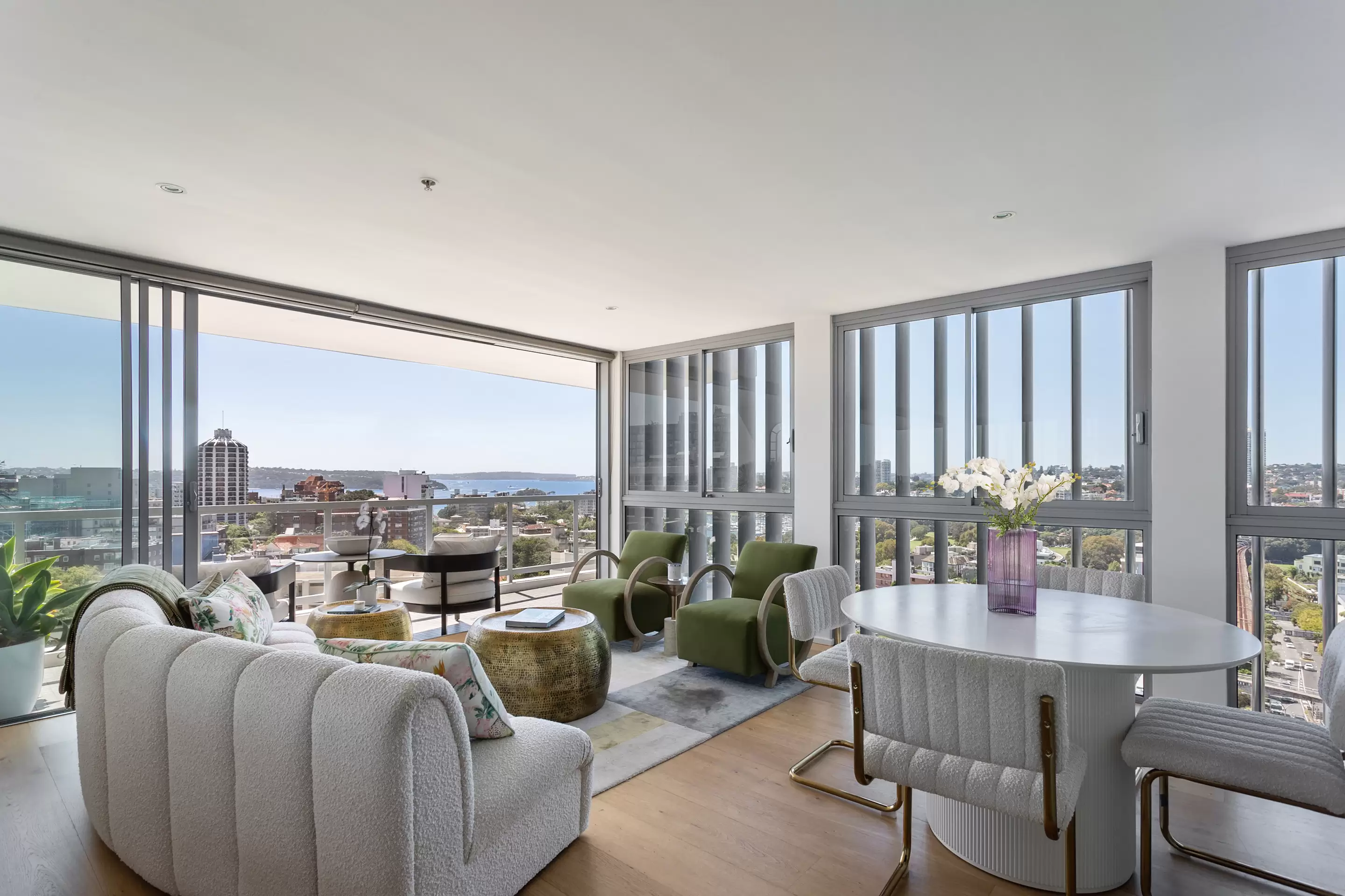 1209/3 Kings Cross Road, Darlinghurst Sold by Sydney Sotheby's International Realty - image 2