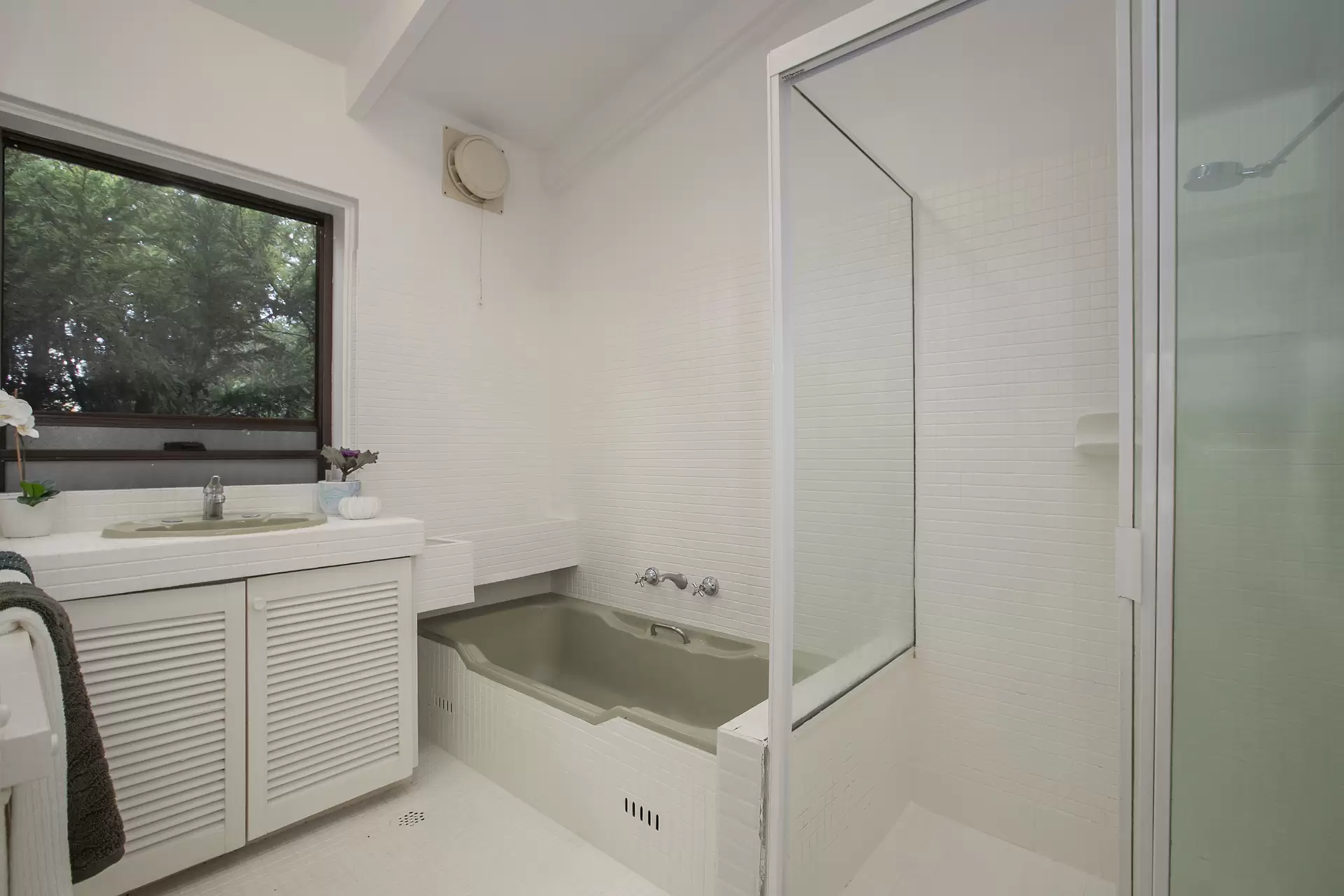 2 Henley Close, Belrose Sold by Sydney Sotheby's International Realty - image 10