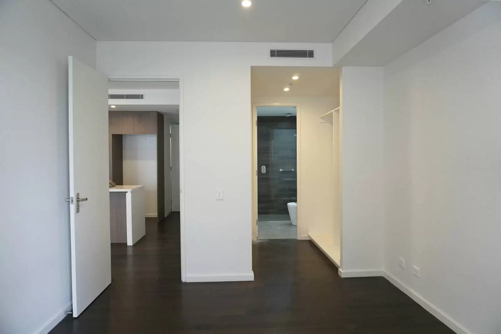 404A/9 Kent Road, Mascot Leased by Sydney Sotheby's International Realty - image 3