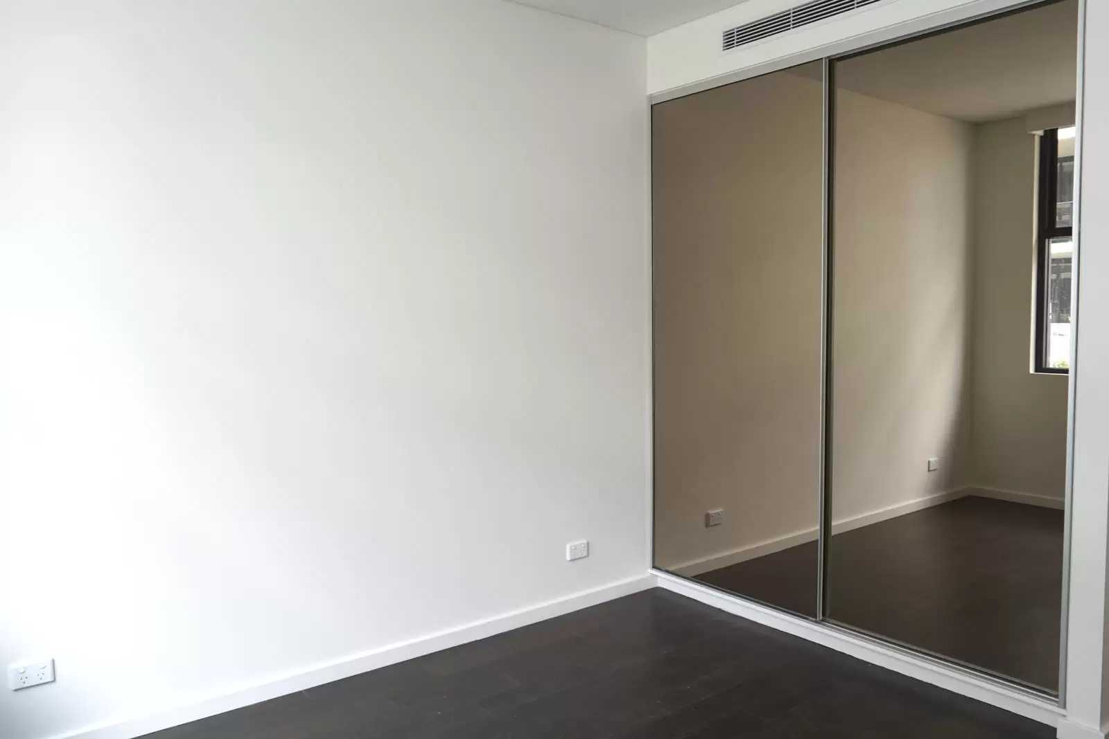404A/9 Kent Road, Mascot Leased by Sydney Sotheby's International Realty - image 5