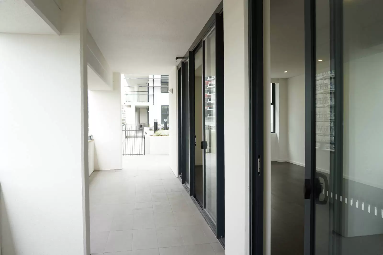 404A/9 Kent Road, Mascot Leased by Sydney Sotheby's International Realty - image 8