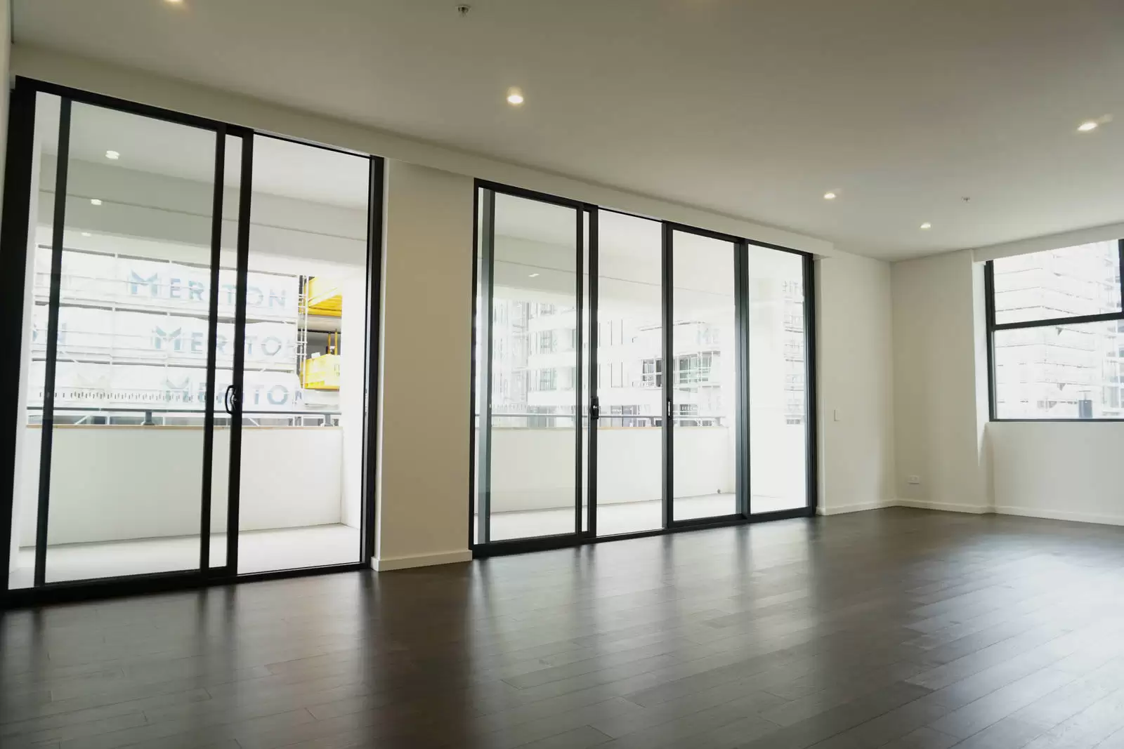 404A/9 Kent Road, Mascot Leased by Sydney Sotheby's International Realty - image 2