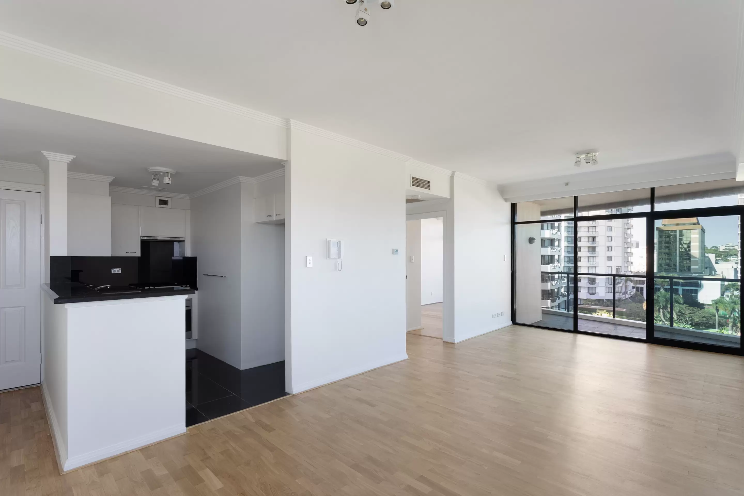 43/17 Newland Street, Bondi Junction Sold by Sydney Sotheby's International Realty - image 4