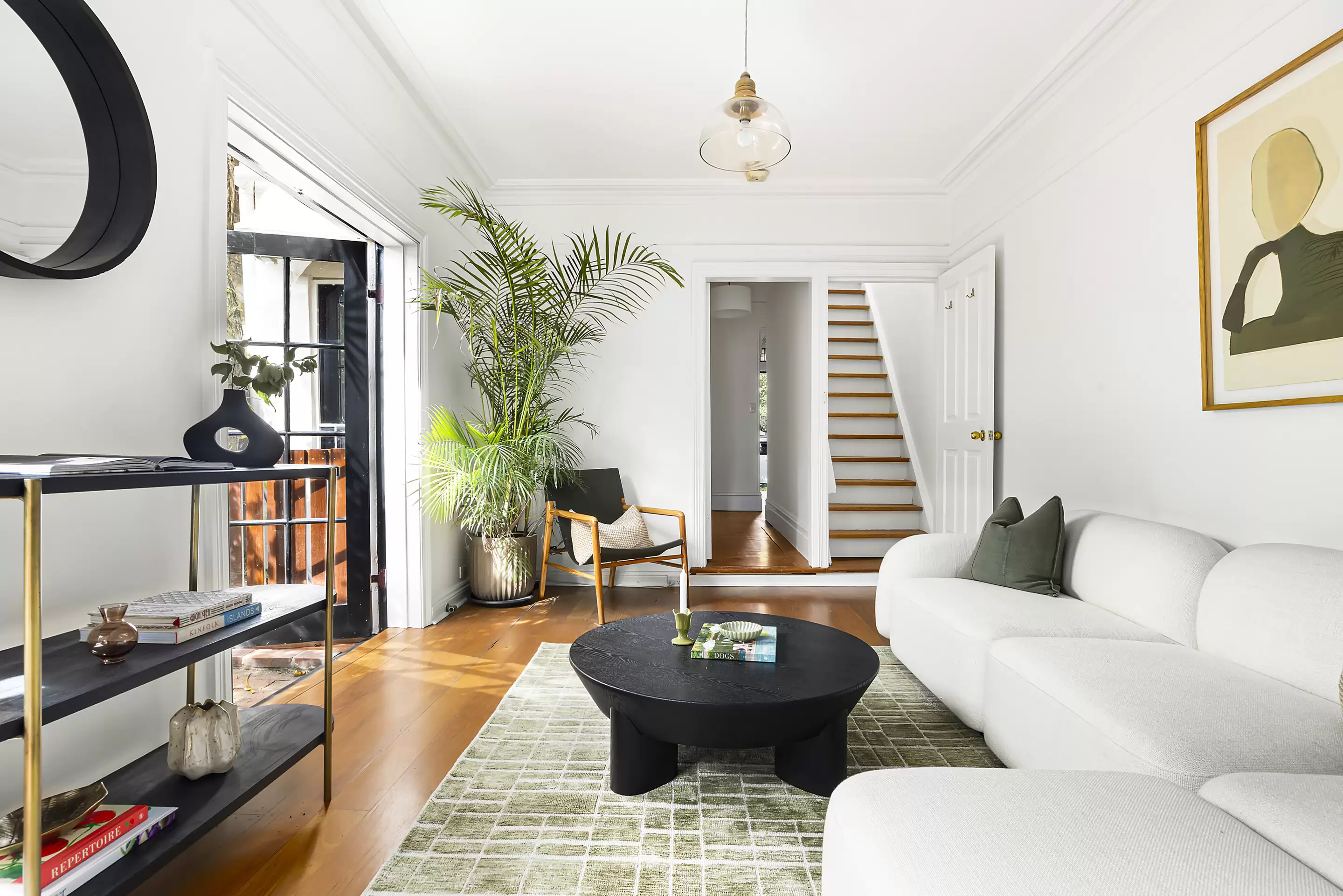 33 Ruthven Street, Bondi Junction Sold by Sydney Sotheby's International Realty - image 1