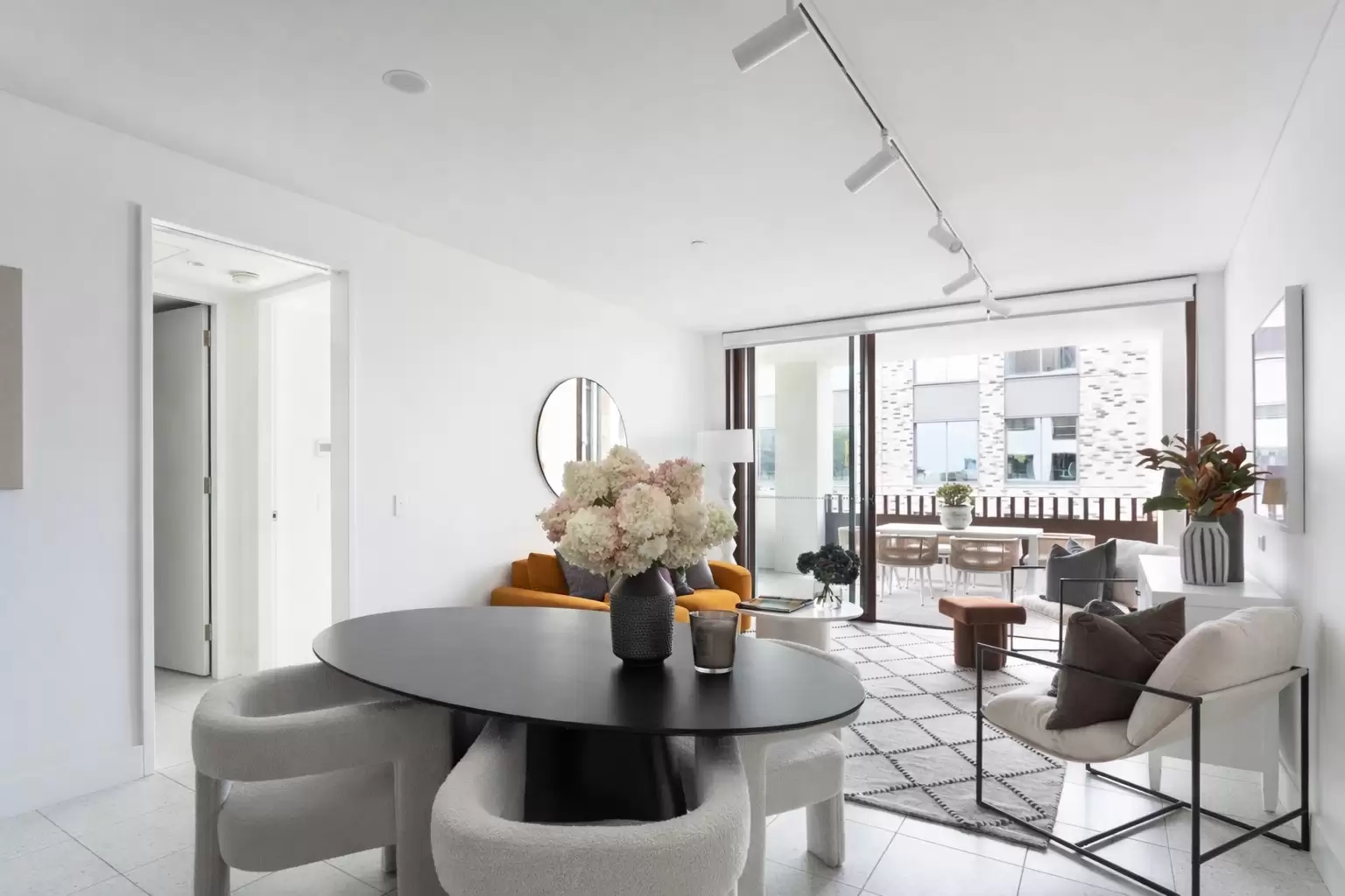 504/6 Baptist Street, Redfern Sold by Sydney Sotheby's International Realty - image 2