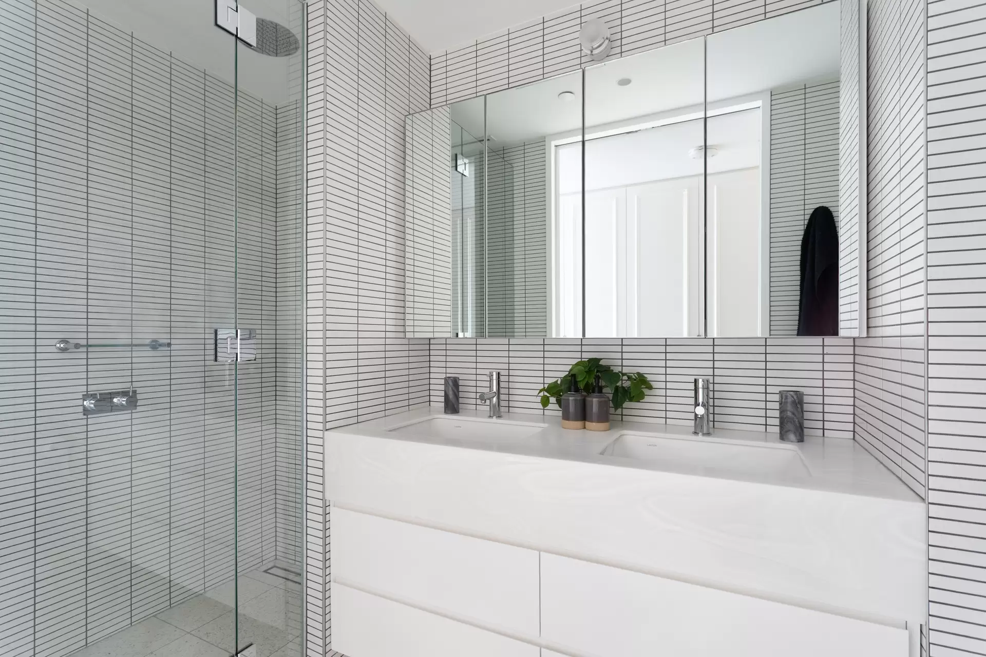504/6 Baptist Street, Redfern Sold by Sydney Sotheby's International Realty - image 1