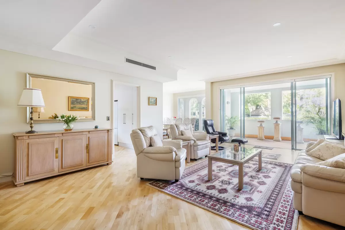 3/11-15 Guilfoyle Avenue, Double Bay Sold by Sydney Sotheby's International Realty - image 3
