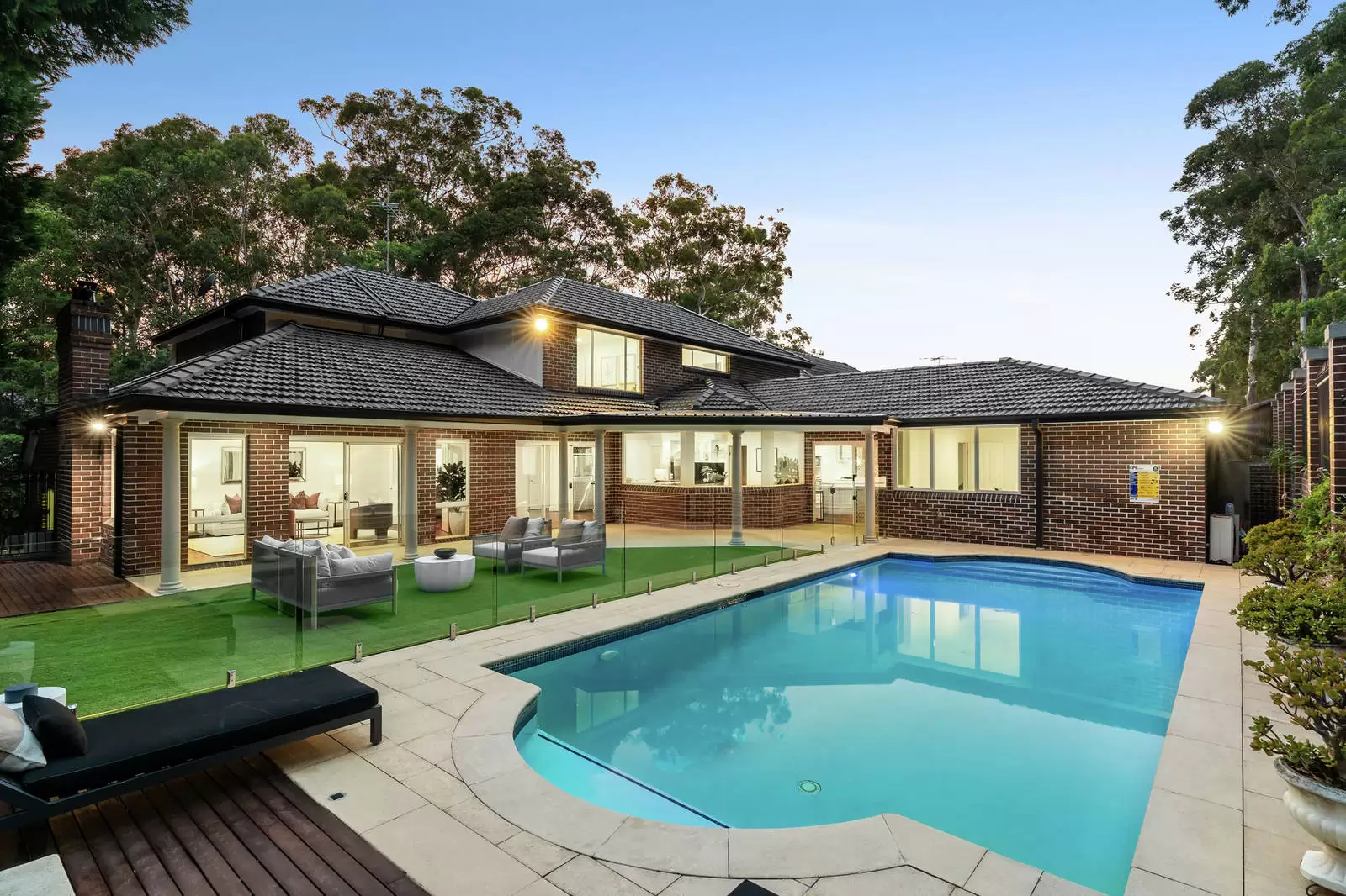 3 Compton Green, West Pennant Hills Leased by Sydney Sotheby's International Realty - image 2