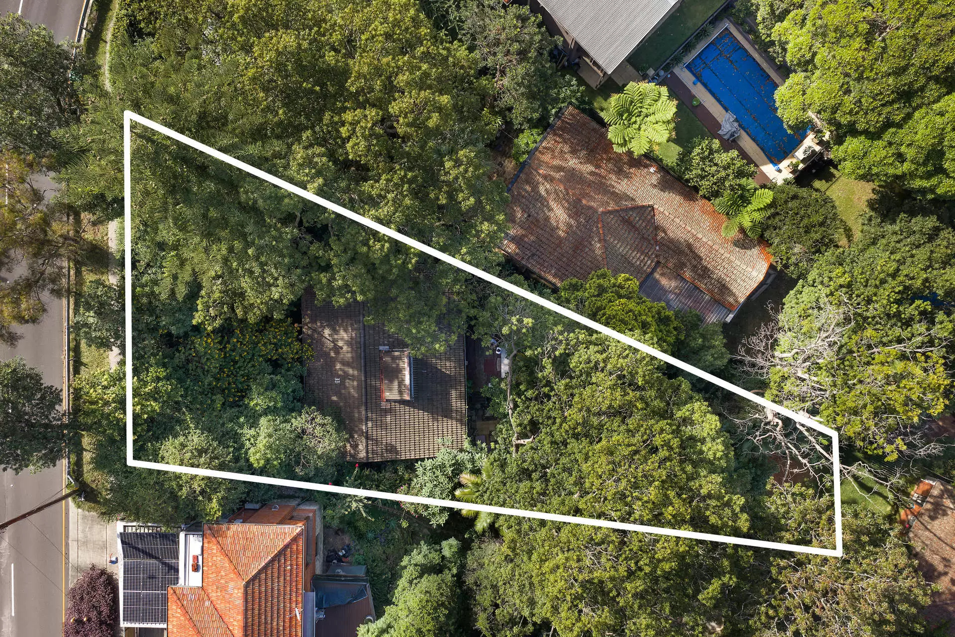 20 Strathallen Avenue, Northbridge For Sale by Sydney Sotheby's International Realty - image 2