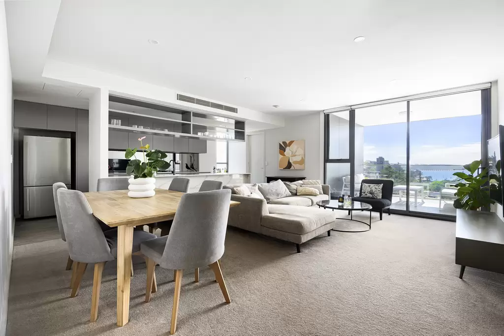 17/240 New South Head Road, Edgecliff For Sale by Sydney Sotheby's International Realty