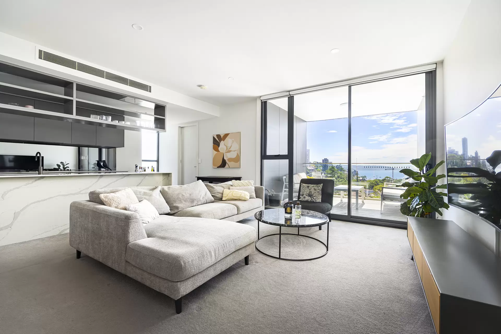 17/240 New South Head Road, Edgecliff For Sale by Sydney Sotheby's International Realty - image 2