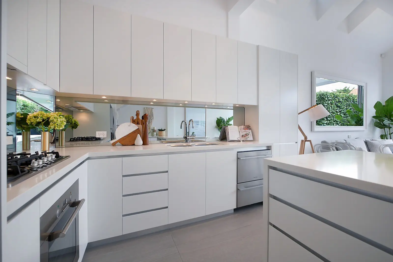 43 Frederick Street, North Bondi Sold by Sydney Sotheby's International Realty - image 2