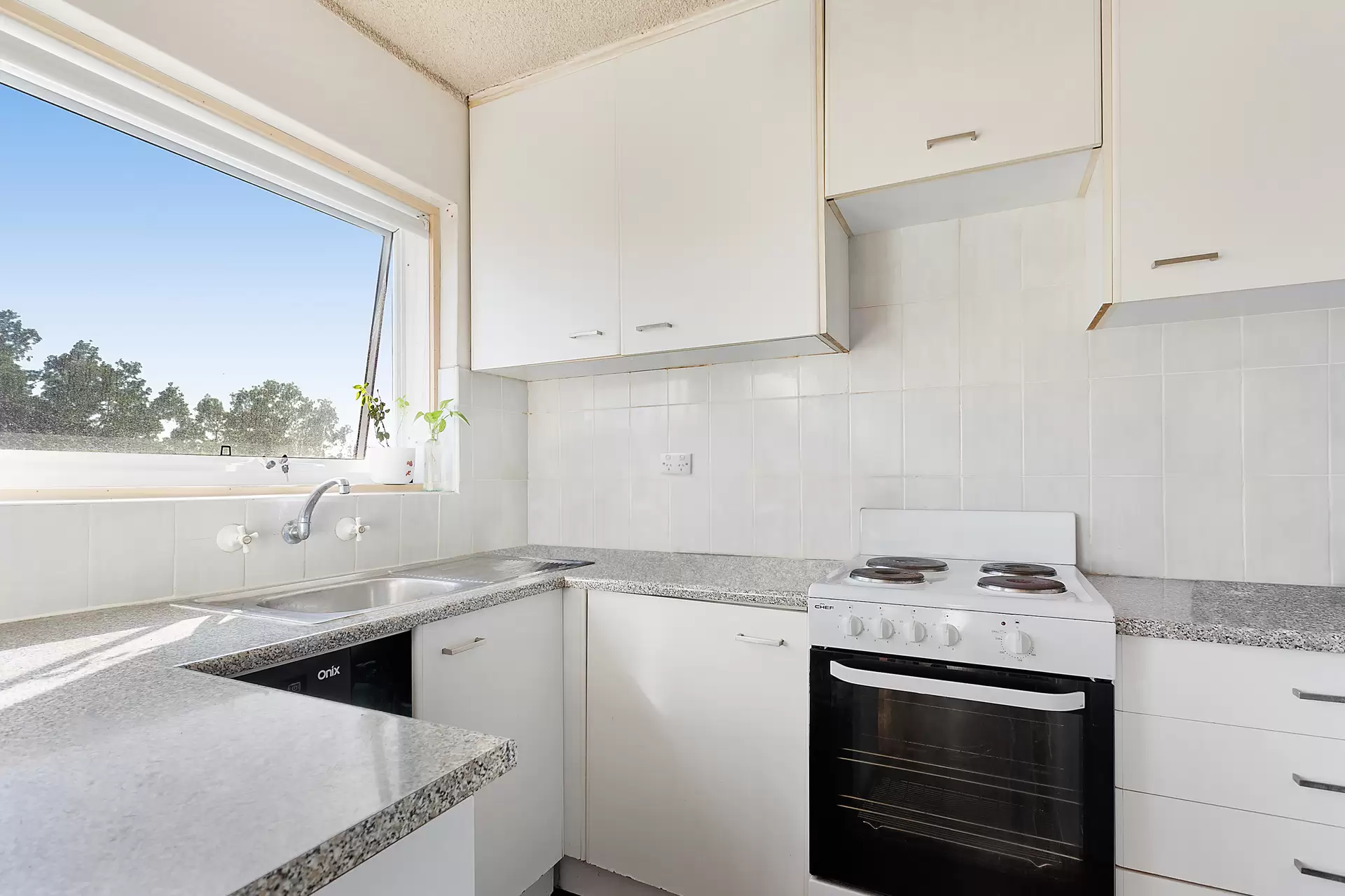 13/46 Coogee Bay Road, Randwick Sold by Sydney Sotheby's International Realty - image 3
