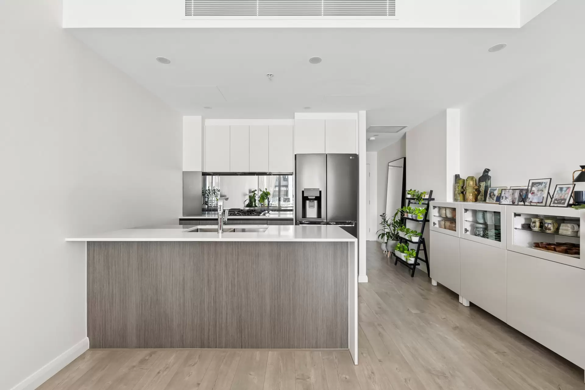 504/70 Regent Street, Kogarah Sold by Sydney Sotheby's International Realty - image 3