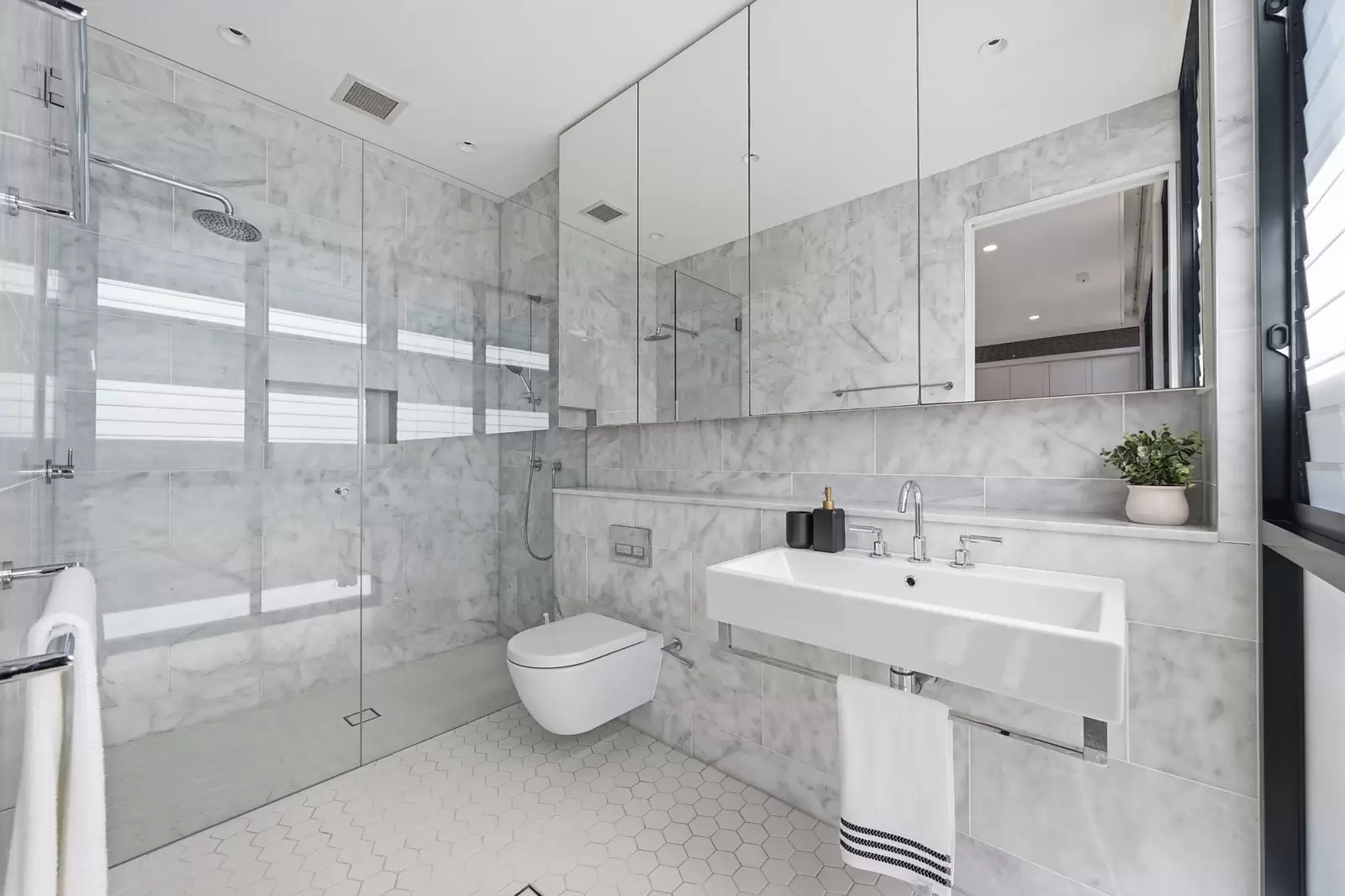 3/587 Old South Head Road, Rose Bay For Sale by Sydney Sotheby's International Realty - image 11