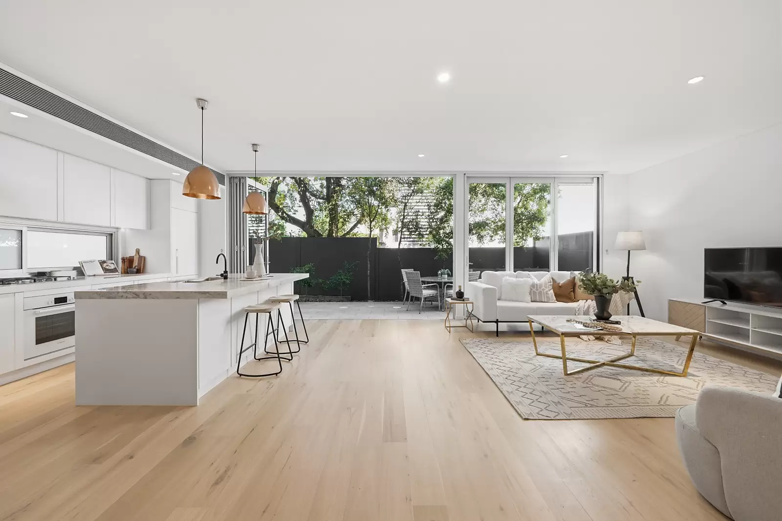 3/587 Old South Head Road, Rose Bay For Sale by Sydney Sotheby's International Realty - image 2