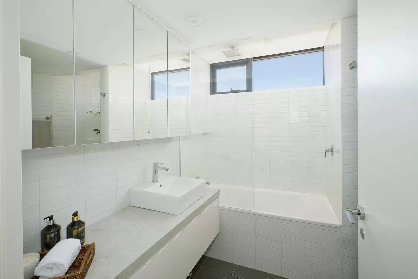 19G/3 Darling Point Road, Darling Point Leased by Sydney Sotheby's International Realty - image 10