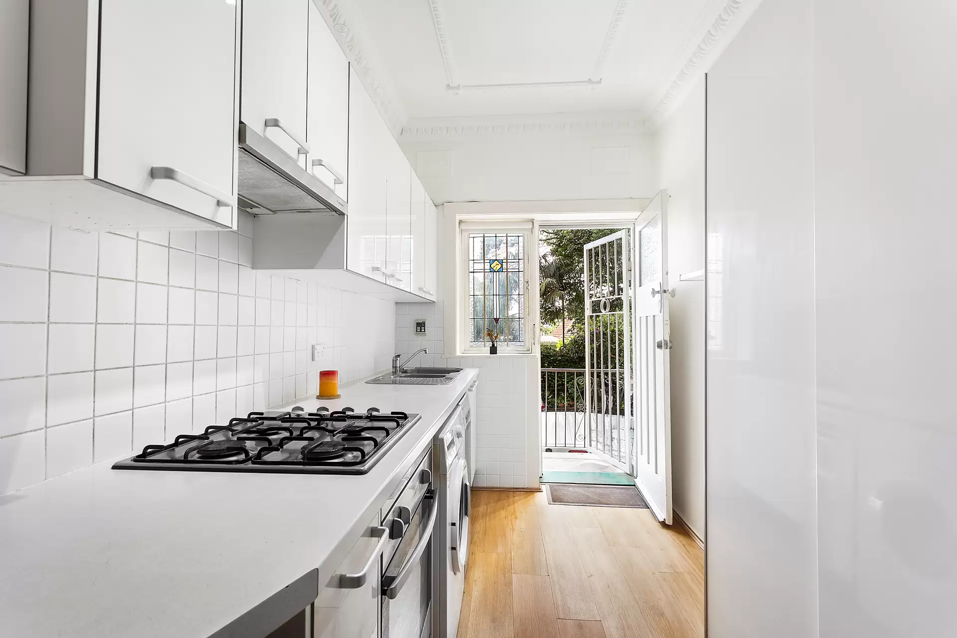 2/12 Figtree Avenue, Randwick Sold by Sydney Sotheby's International Realty - image 4