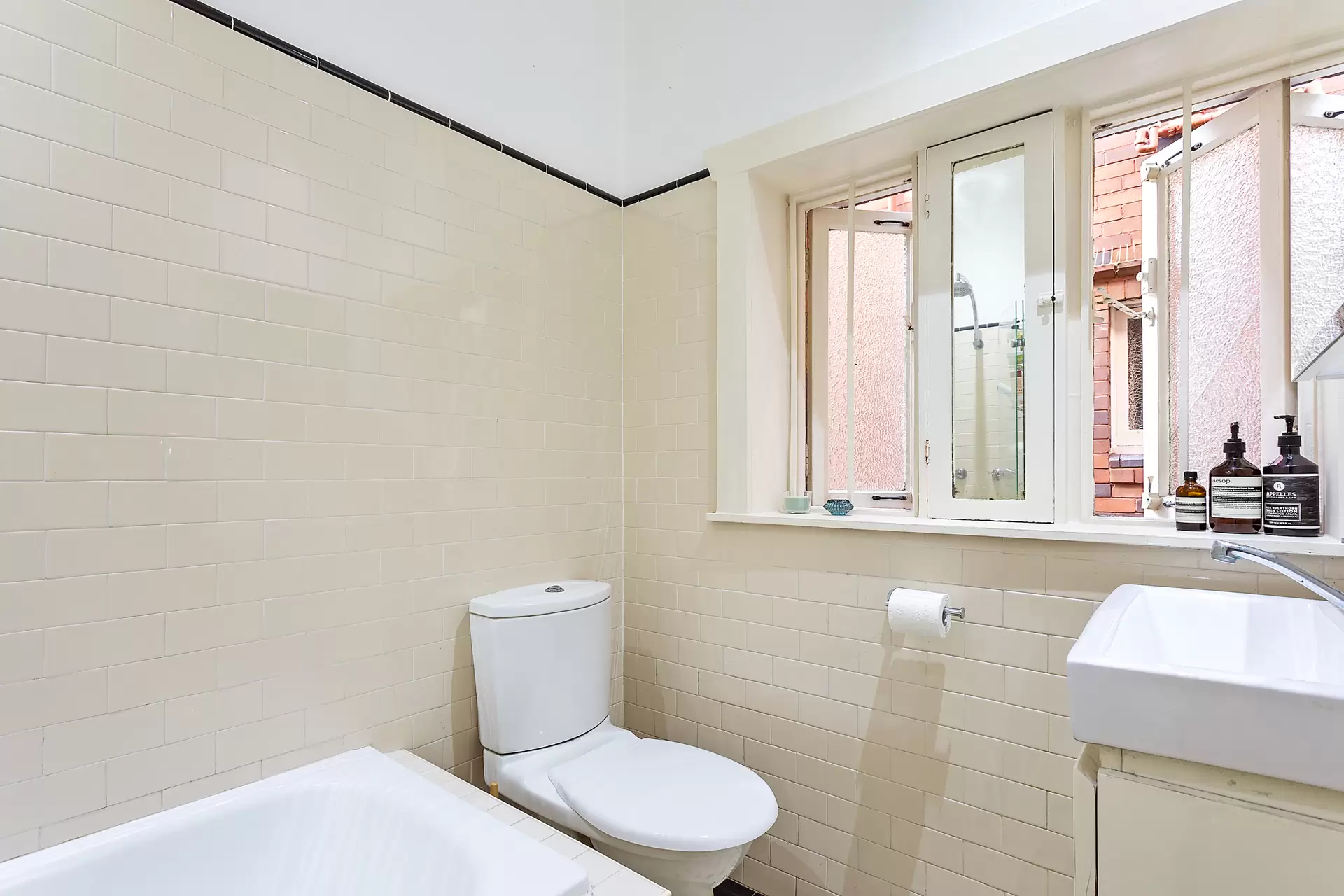 2/12 Figtree Avenue, Randwick Sold by Sydney Sotheby's International Realty - image 7