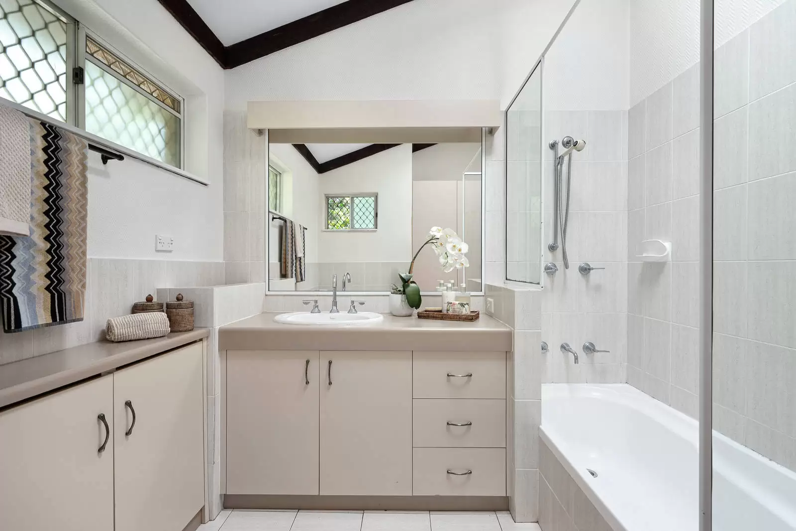 37 Kimberley Street, East Killara Sold by Sydney Sotheby's International Realty - image 15