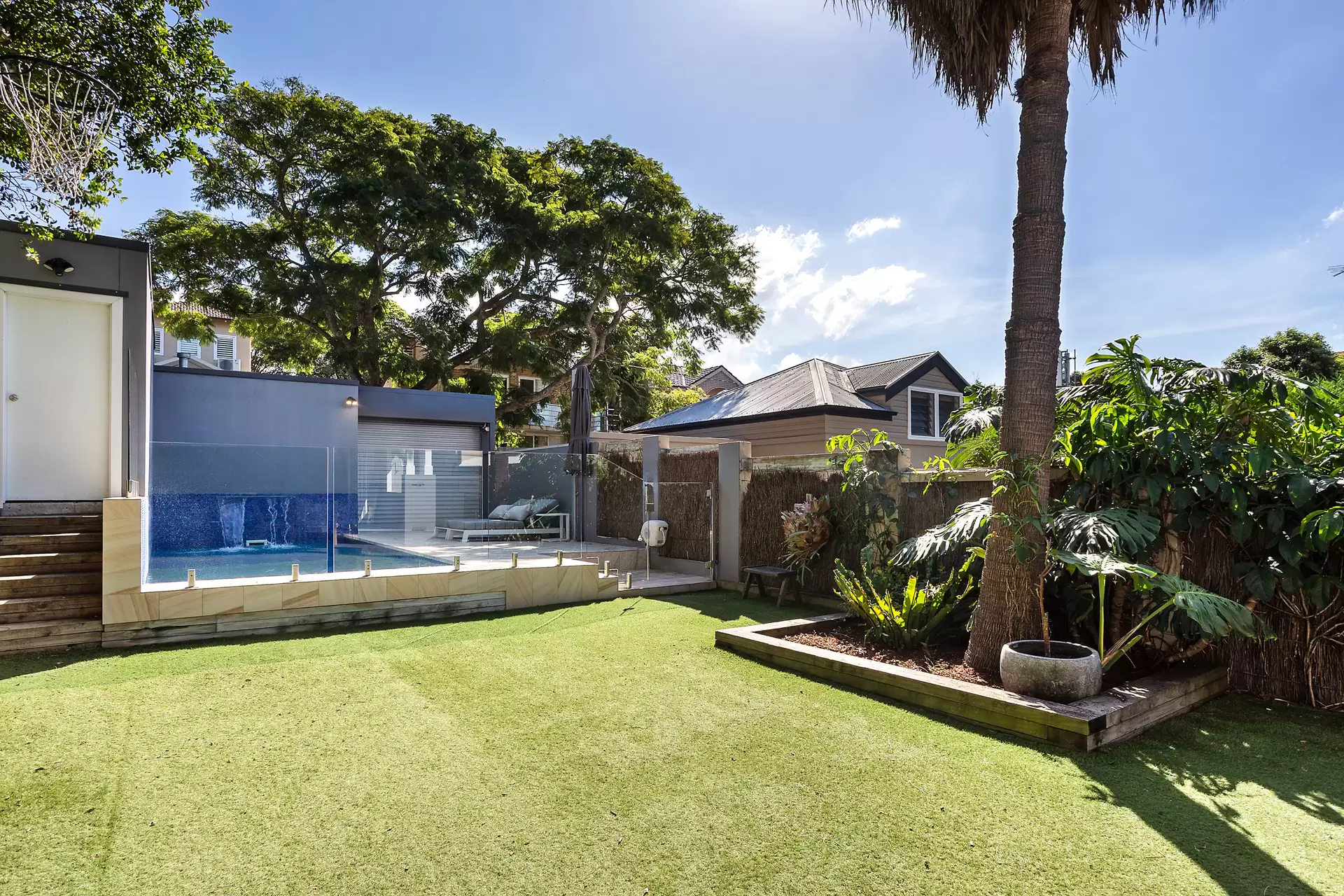 8 Powell Street, Coogee Sold by Sydney Sotheby's International Realty - image 3