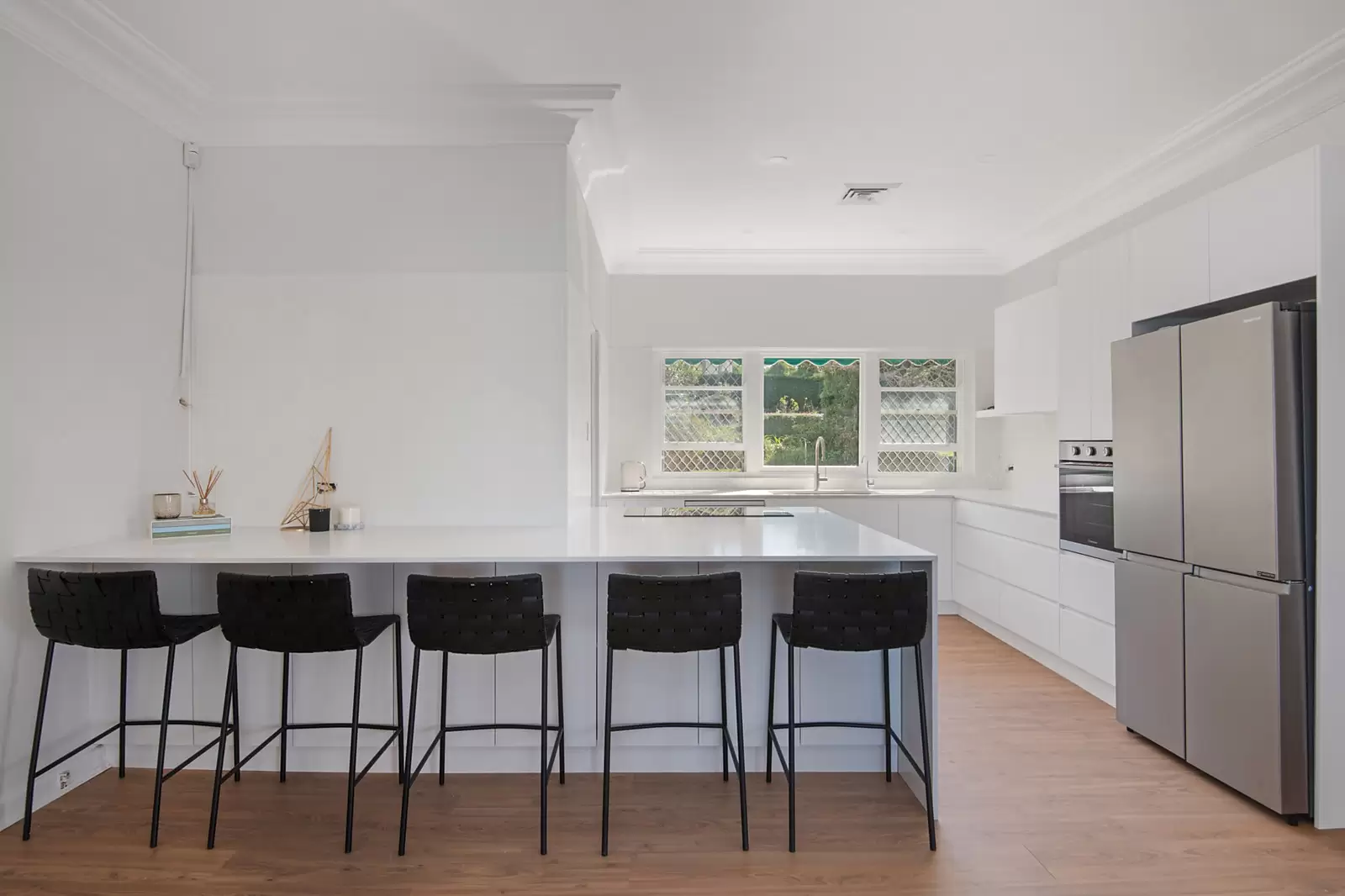 2 Binaville Avenue, Burraneer Sold by Sydney Sotheby's International Realty - image 17
