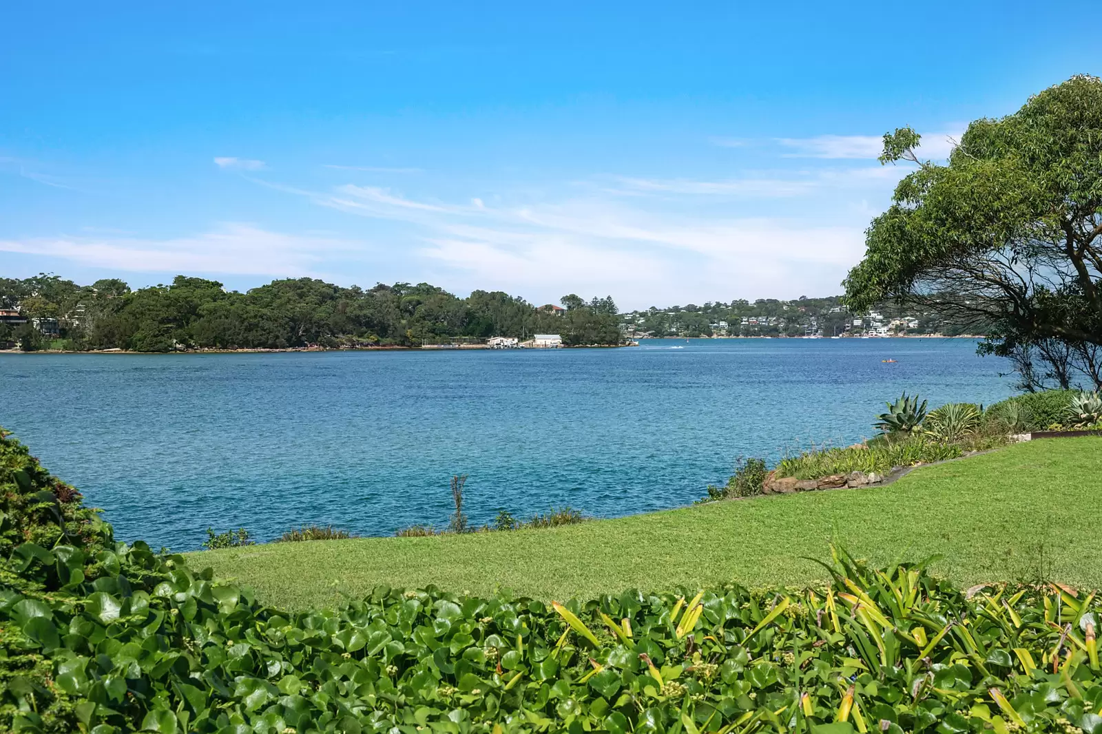 2 Binaville Avenue, Burraneer Sold by Sydney Sotheby's International Realty - image 6