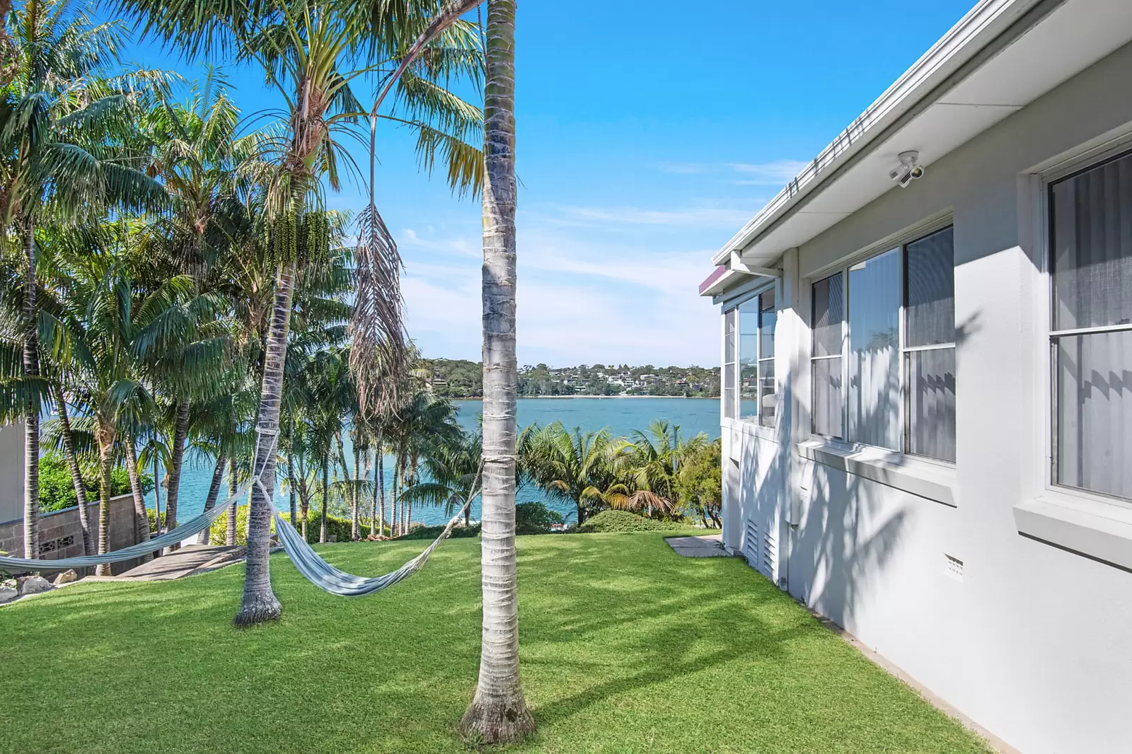 2 Binaville Avenue, Burraneer Sold by Sydney Sotheby's International Realty - image 11