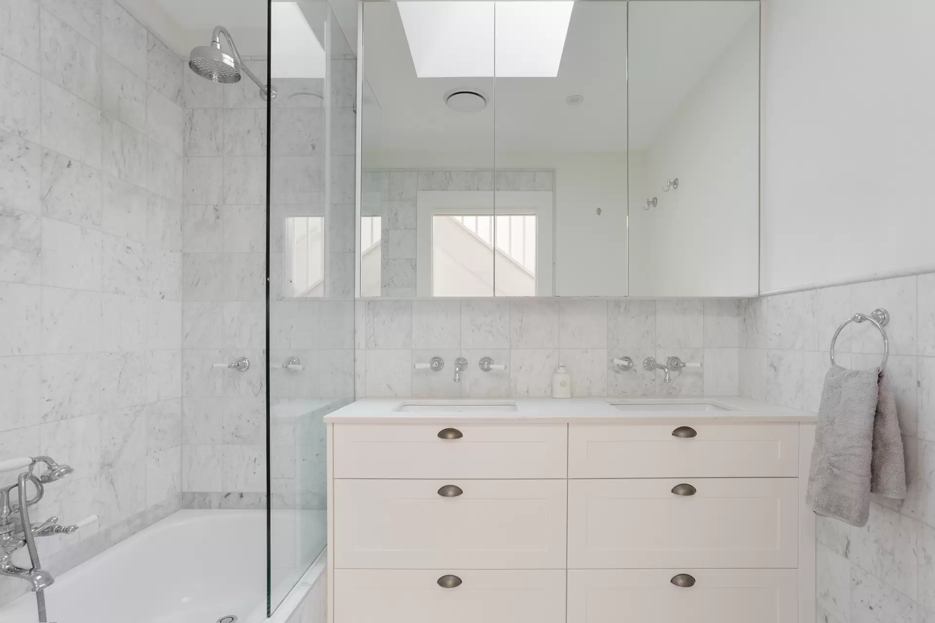 9 Bowden Street, Woollahra Sold by Sydney Sotheby's International Realty - image 1