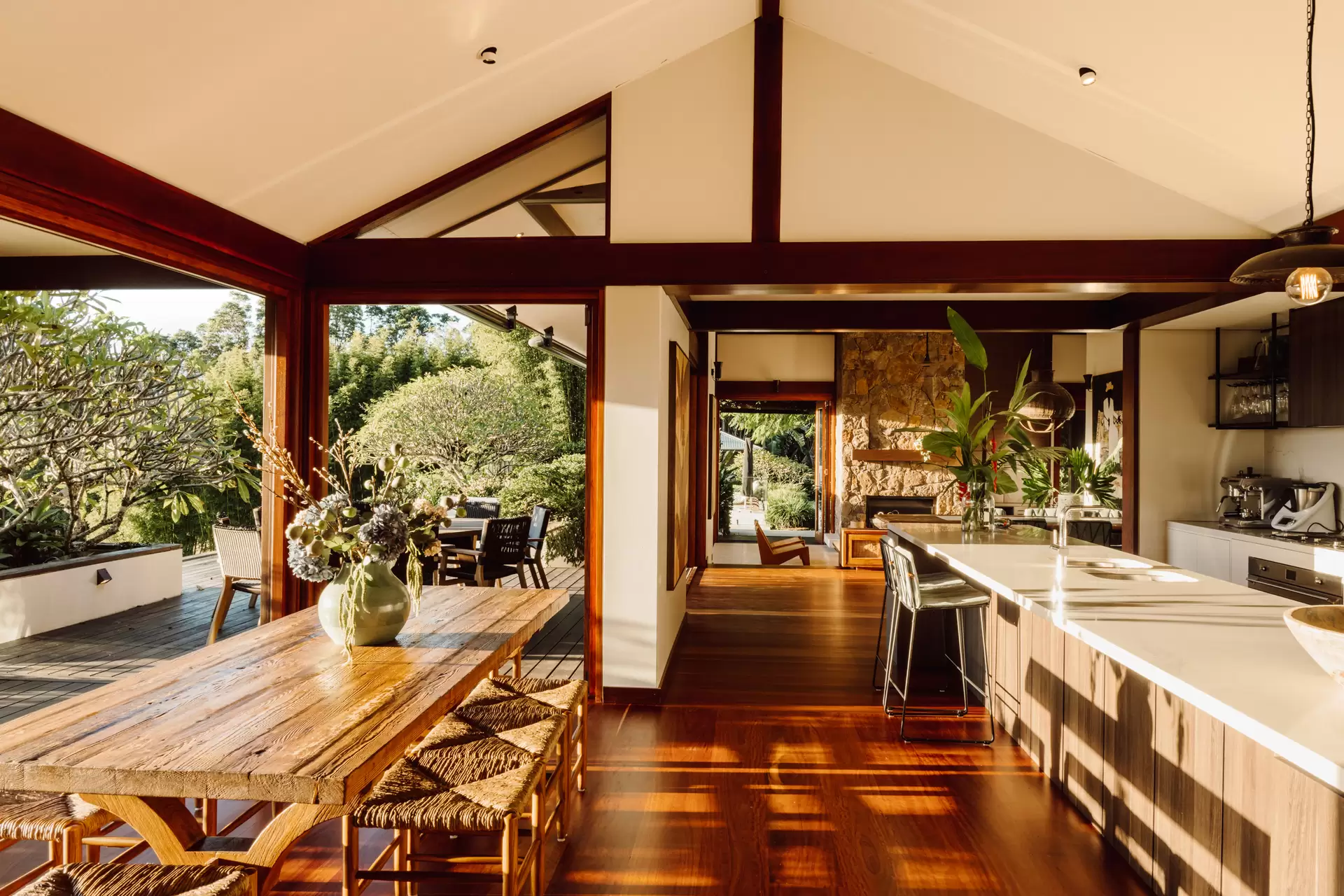 587 Fernleigh Road, Fernleigh Sold by Sydney Sotheby's International Realty - image 2