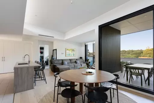401/18 Neild Avenue, Darlinghurst Sold by Sydney Sotheby's International Realty