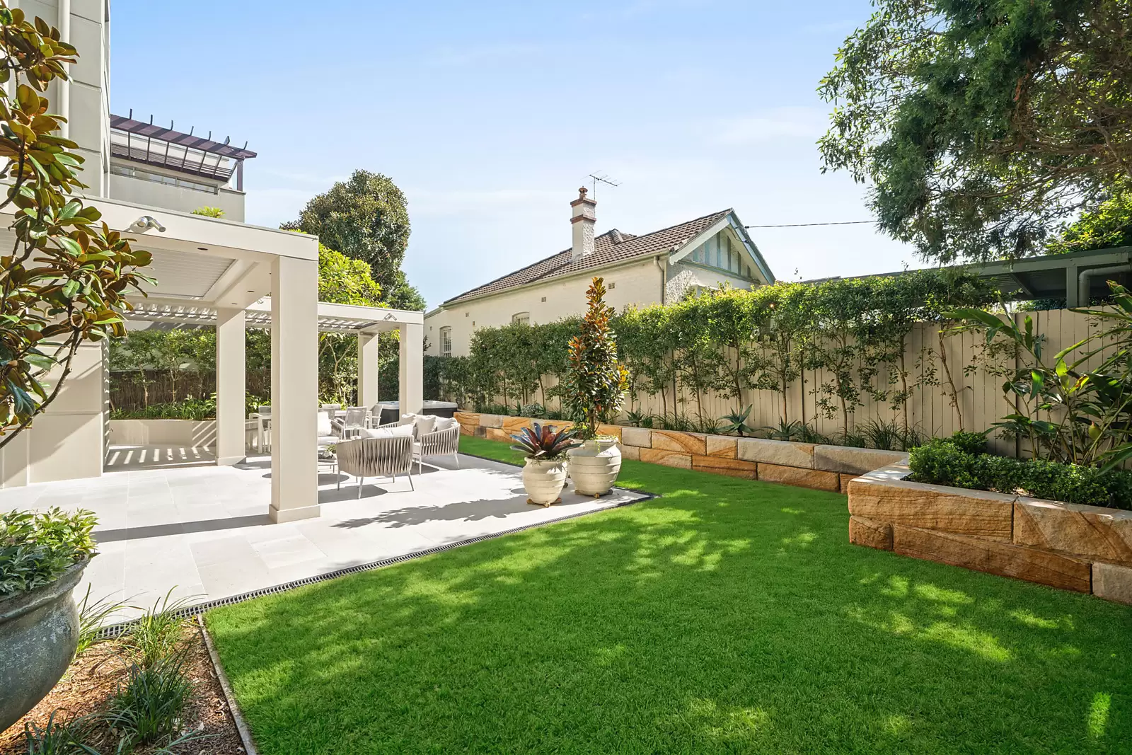 1/79-81 Dover Road, Rose Bay Sold by Sydney Sotheby's International Realty - image 1
