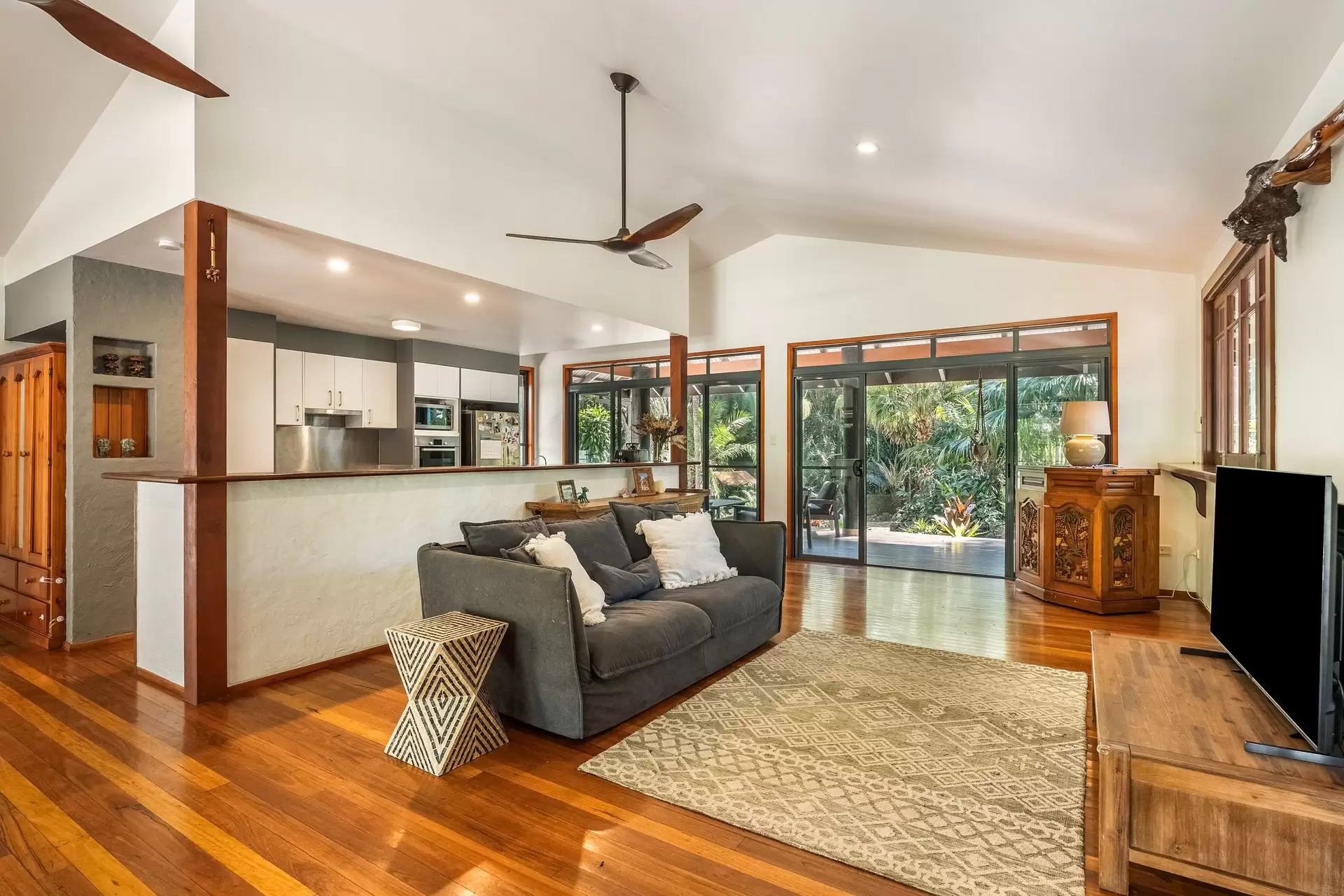 9 Angus Place, Ewingsdale For Sale by Sydney Sotheby's International Realty - image 5