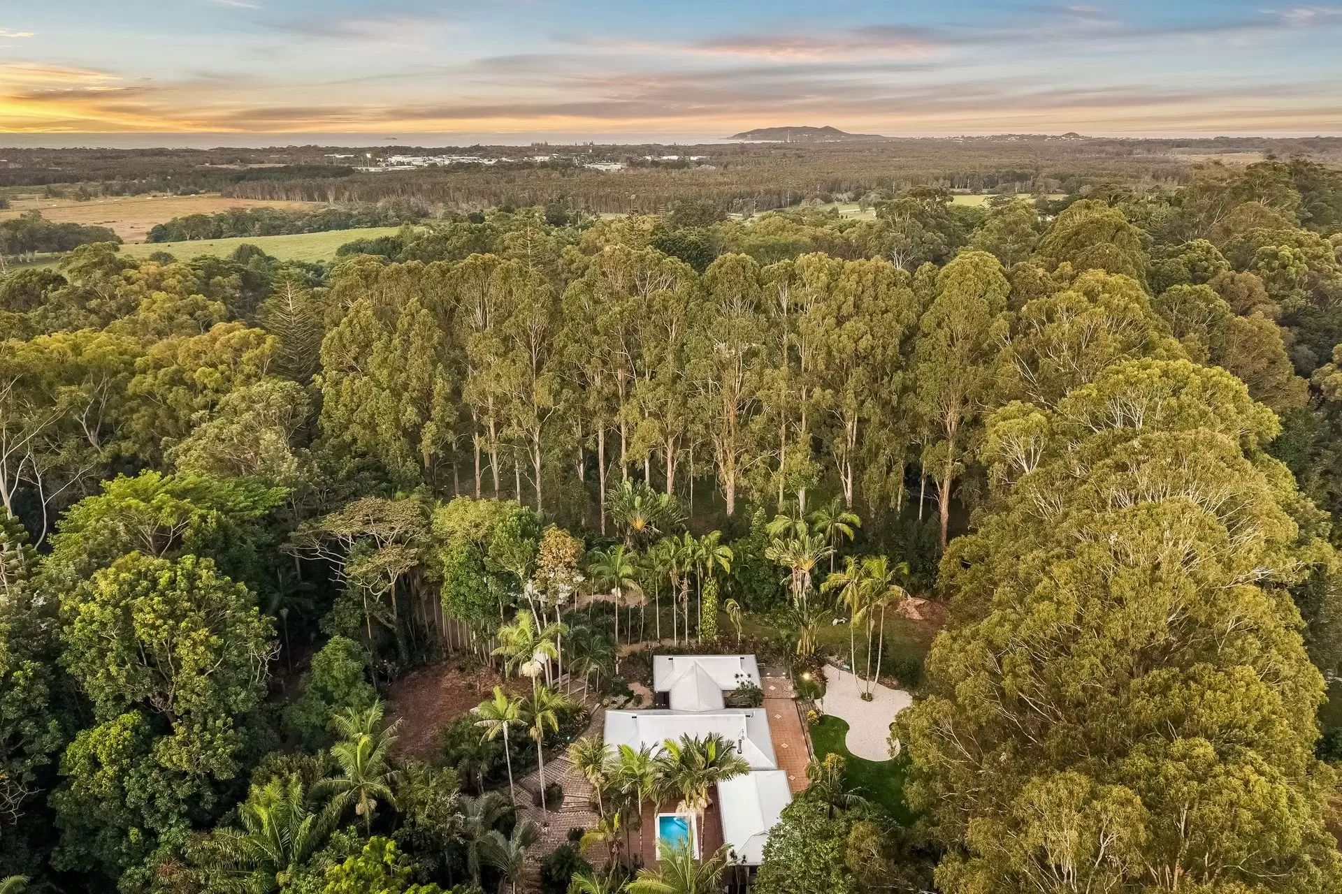 9 Angus Place, Ewingsdale For Sale by Sydney Sotheby's International Realty - image 1