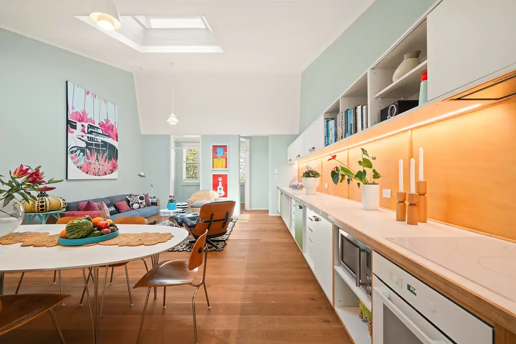 18/162-166 Oxford Street, Woollahra Sold by Sydney Sotheby's International Realty