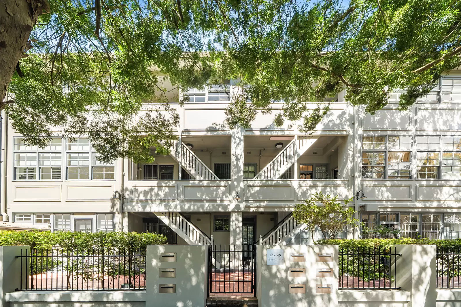 18/162-166 Oxford Street, Woollahra Sold by Sydney Sotheby's International Realty - image 10