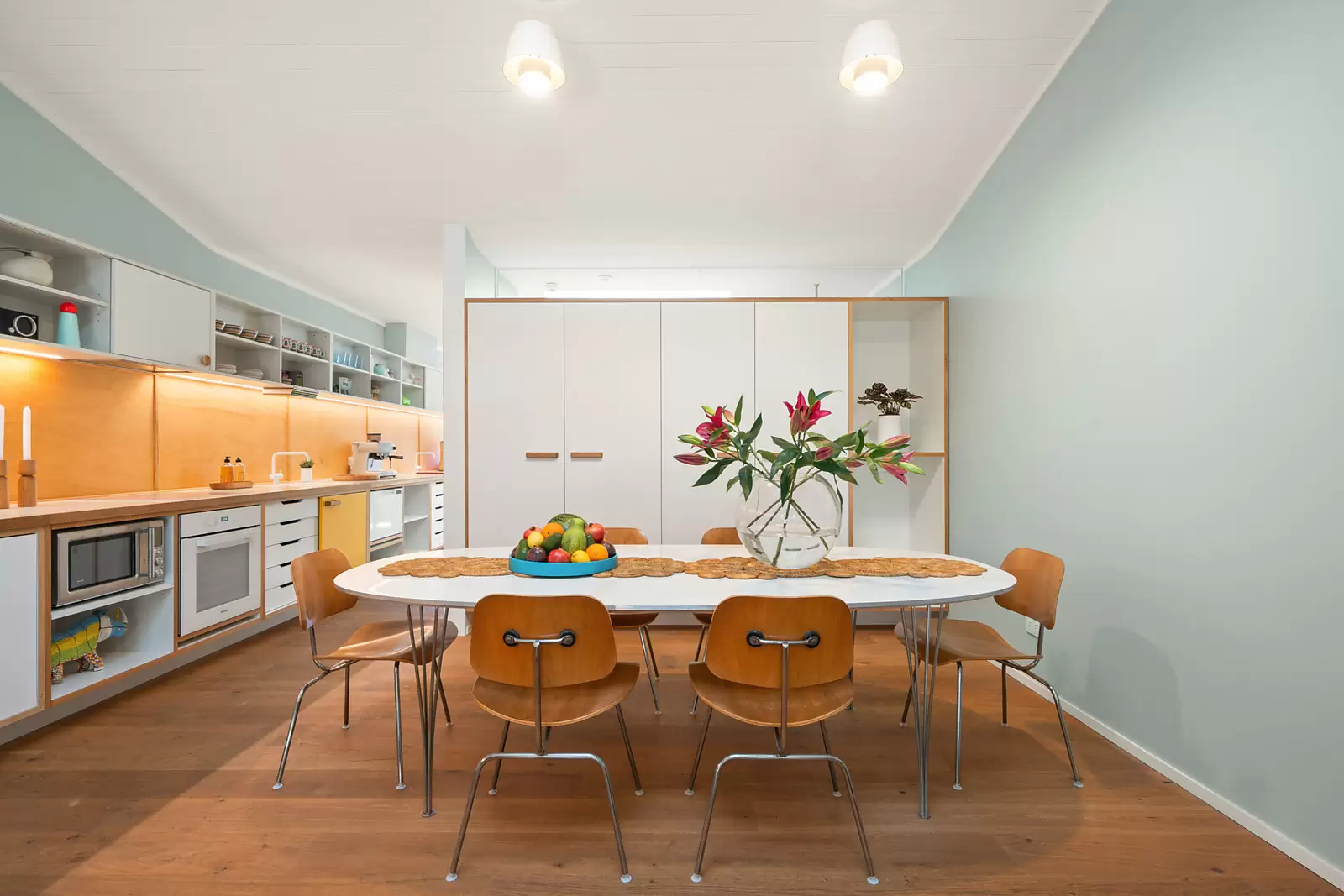 18/162-166 Oxford Street, Woollahra Sold by Sydney Sotheby's International Realty - image 2