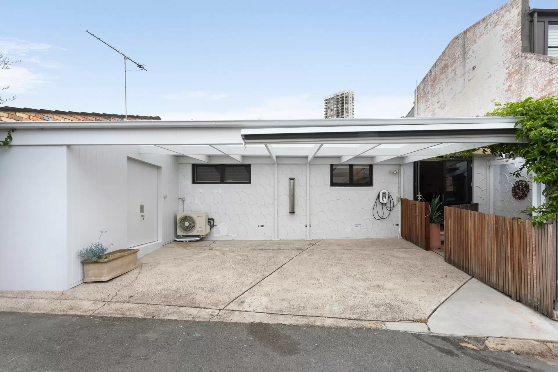 18-20 Artlett Street, Edgecliff Sold by Sydney Sotheby's International Realty - image 1
