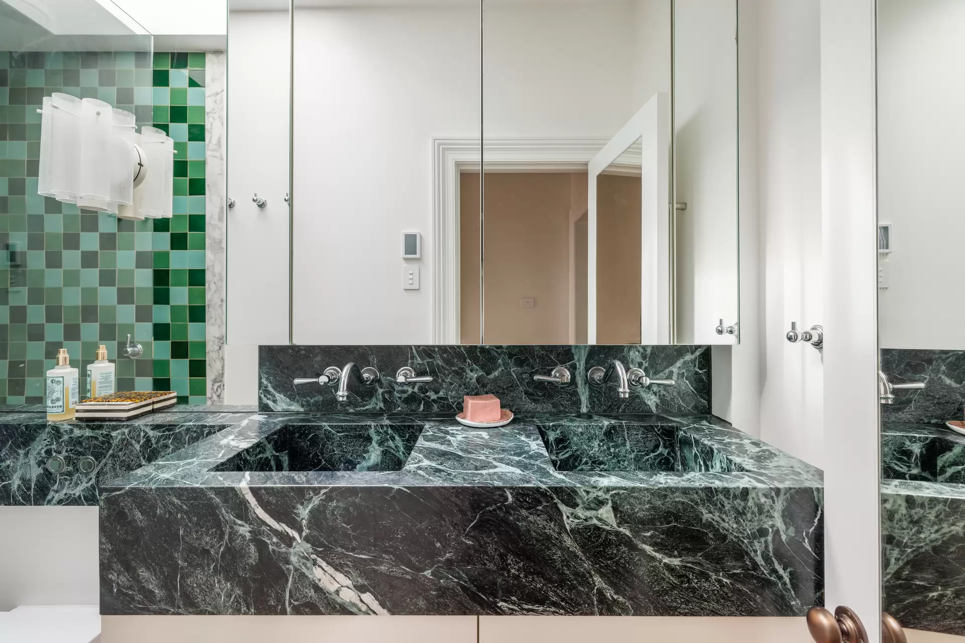 114 Sutherland Street, Paddington Sold by Sydney Sotheby's International Realty - image 1
