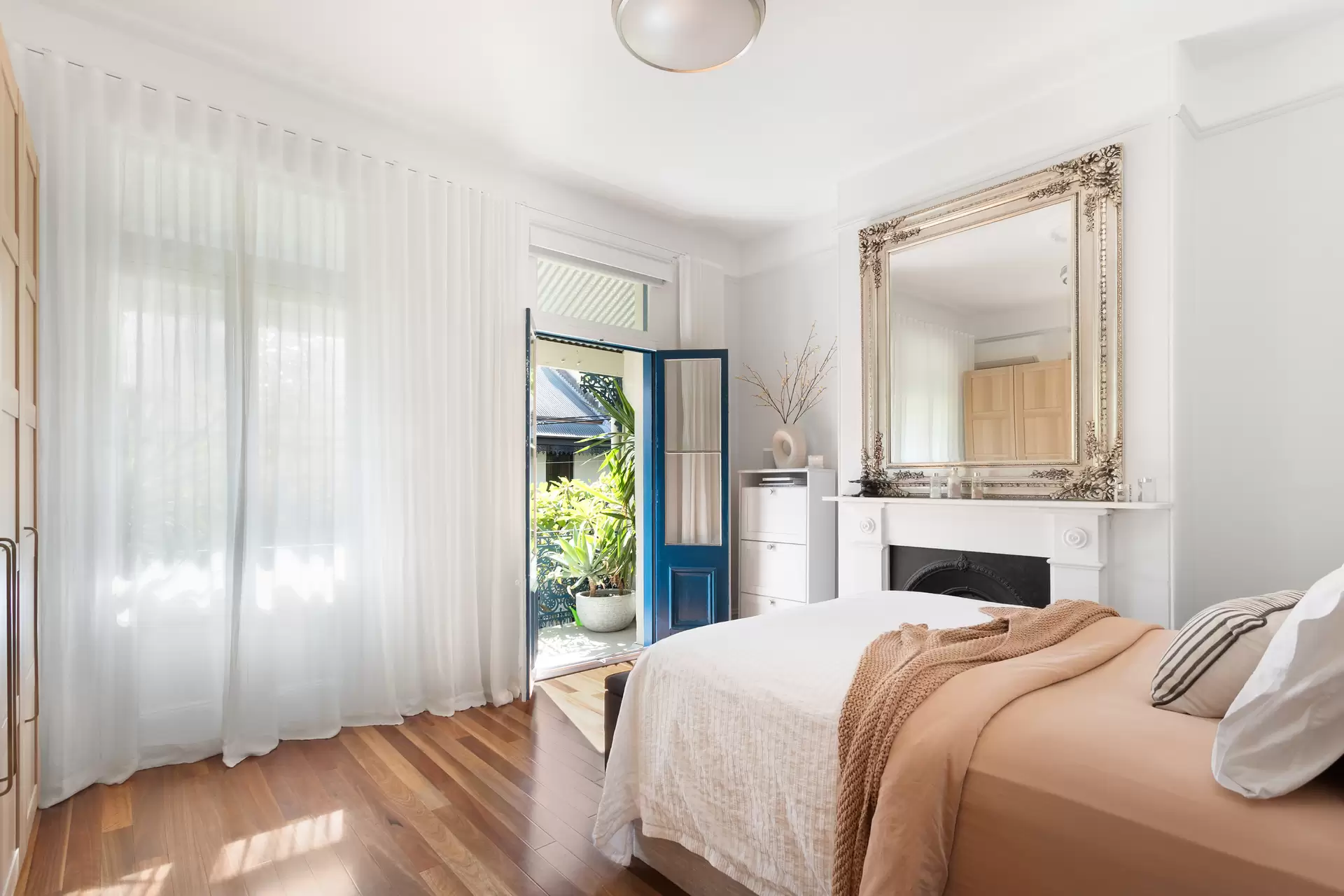 29 Ridge Street, Surry Hills Sold by Sydney Sotheby's International Realty - image 1
